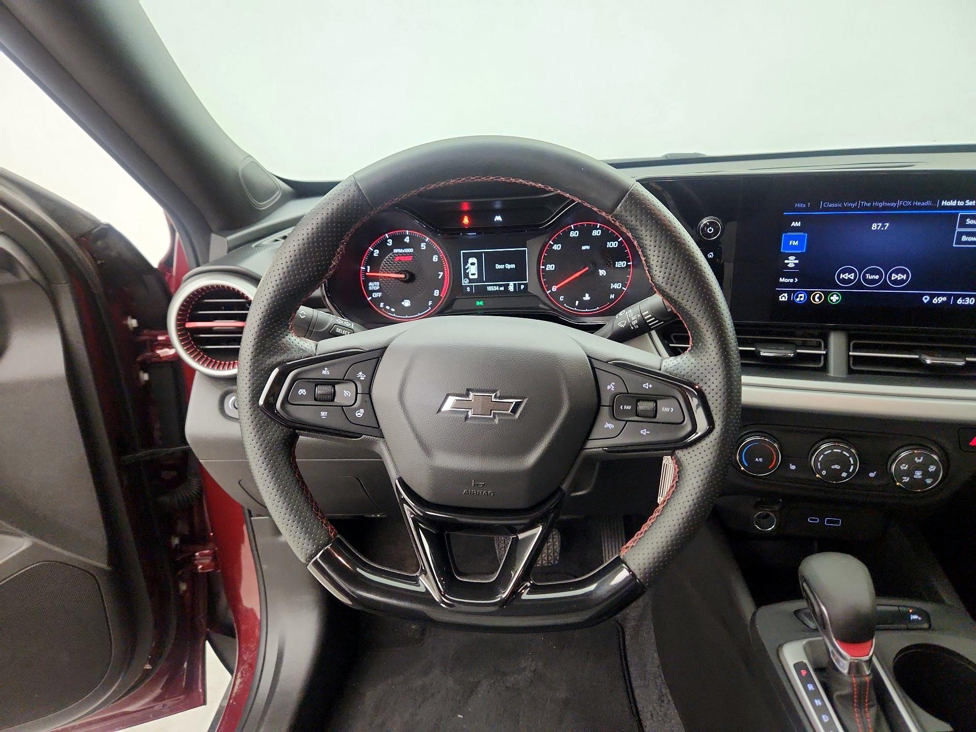 Thumbnail: 2024 Chevrolet Trax - 10