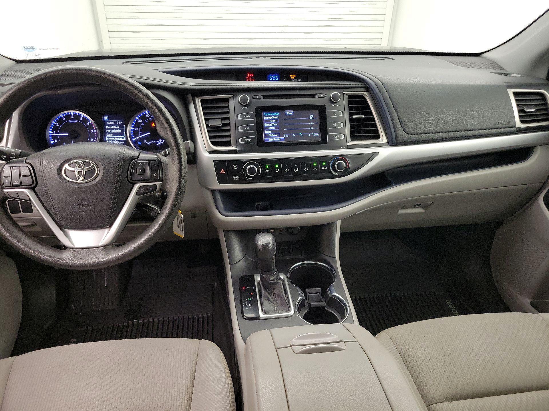Thumbnail: 2019 Toyota Highlander - 9