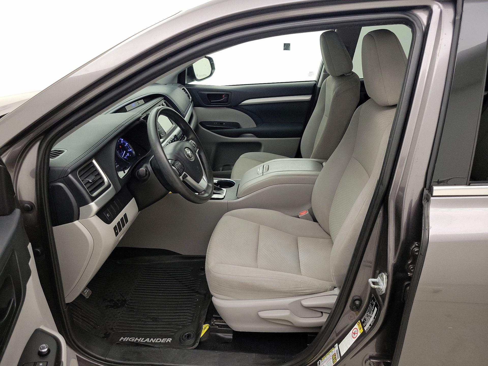 Thumbnail: 2019 Toyota Highlander - 11
