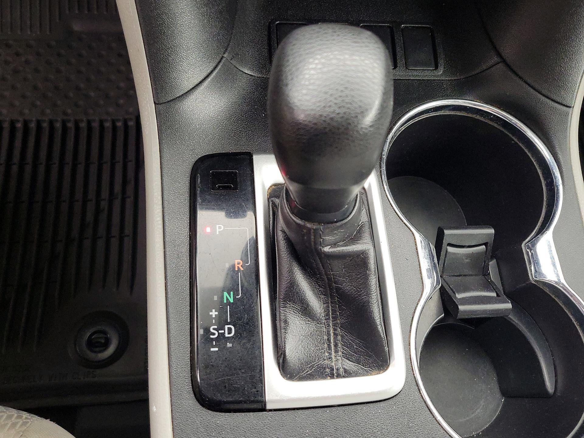 Thumbnail: 2019 Toyota Highlander - 17