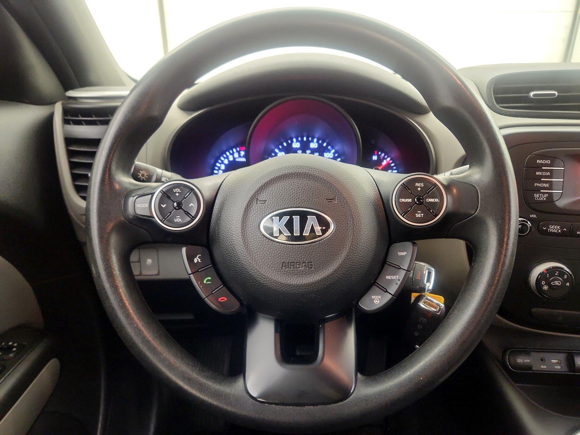 Thumbnail: 2016 Kia Soul - 10