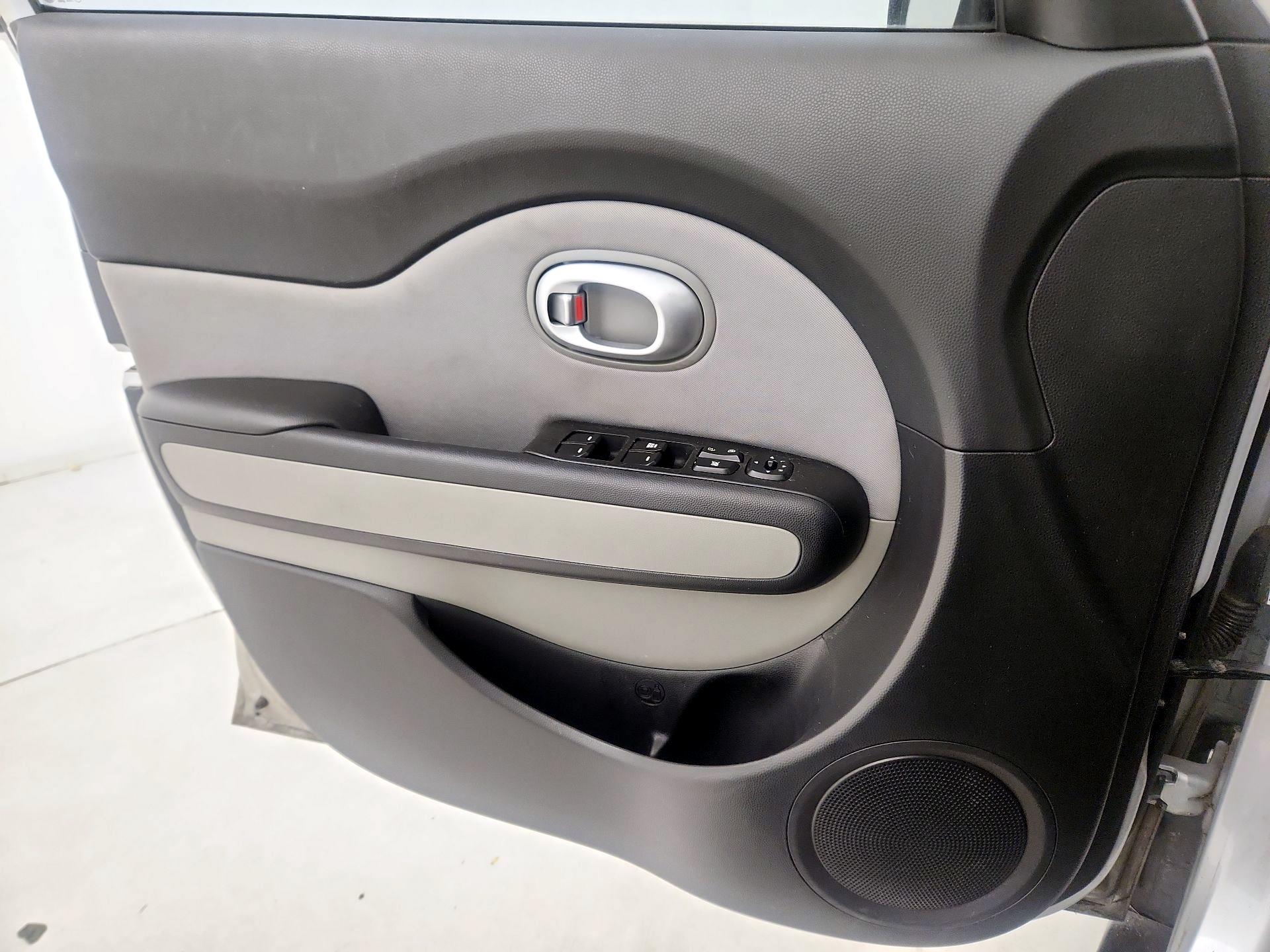 Thumbnail: 2016 Kia Soul - 12