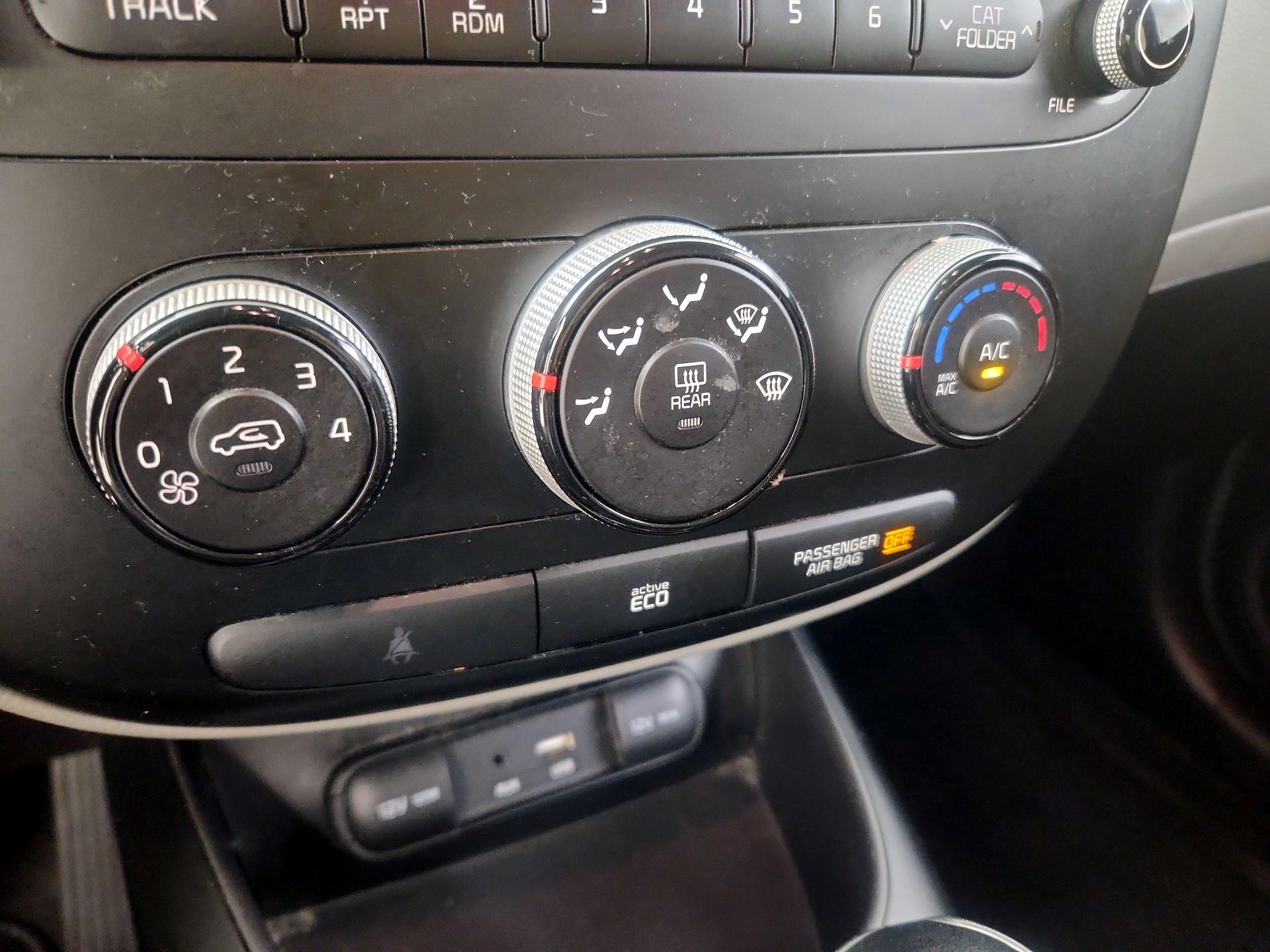 Thumbnail: 2016 Kia Soul - 15