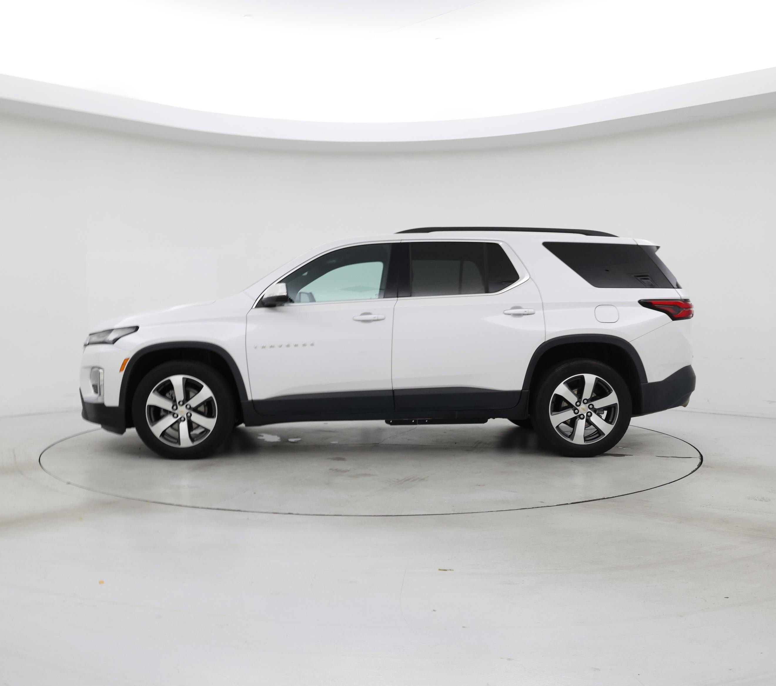 Thumbnail: 2023 Chevrolet Traverse - 3