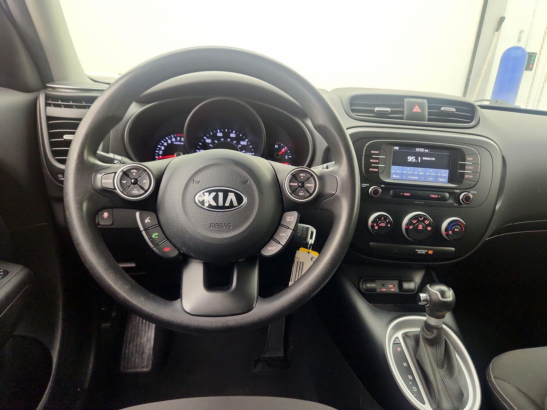 Thumbnail: 2017 Kia Soul - 10