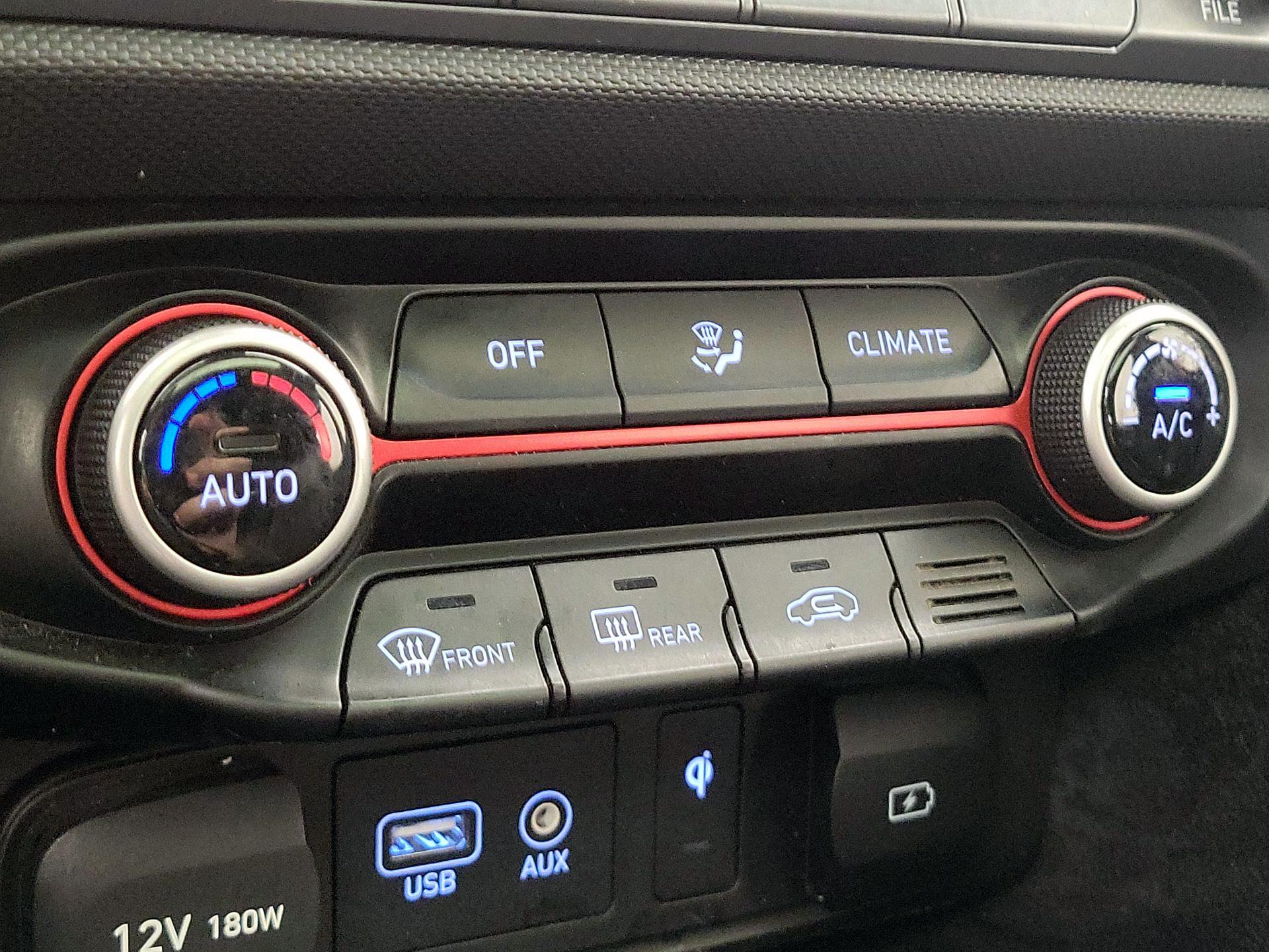 Thumbnail: 2019 Hyundai Veloster - 16