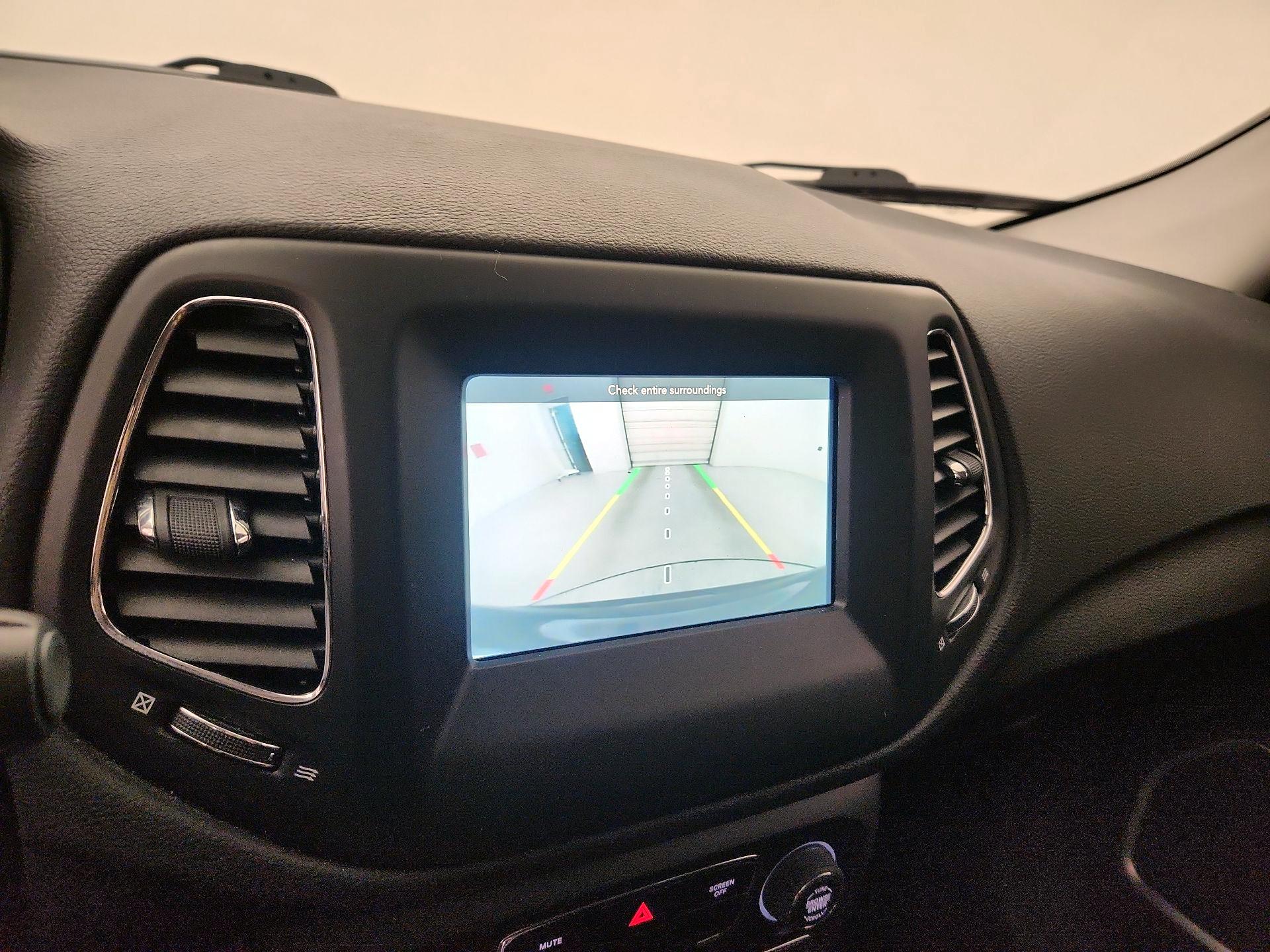 Thumbnail: 2020 Jeep Compass - 14