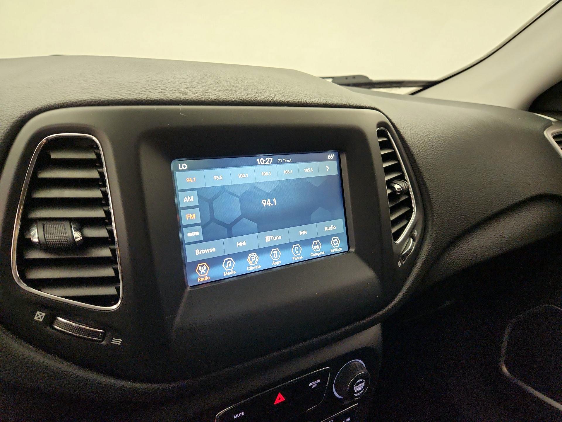 Thumbnail: 2020 Jeep Compass - 15