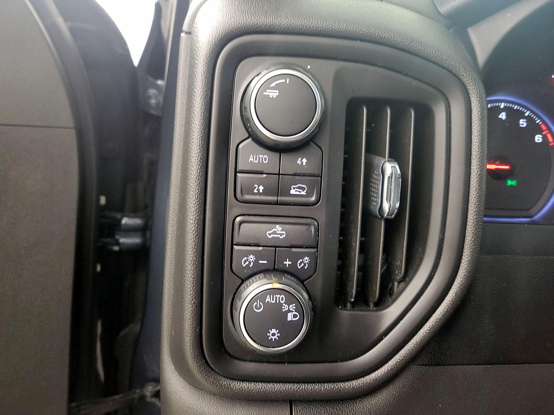 Thumbnail: 2019 Chevrolet Silverado 1500 - 13