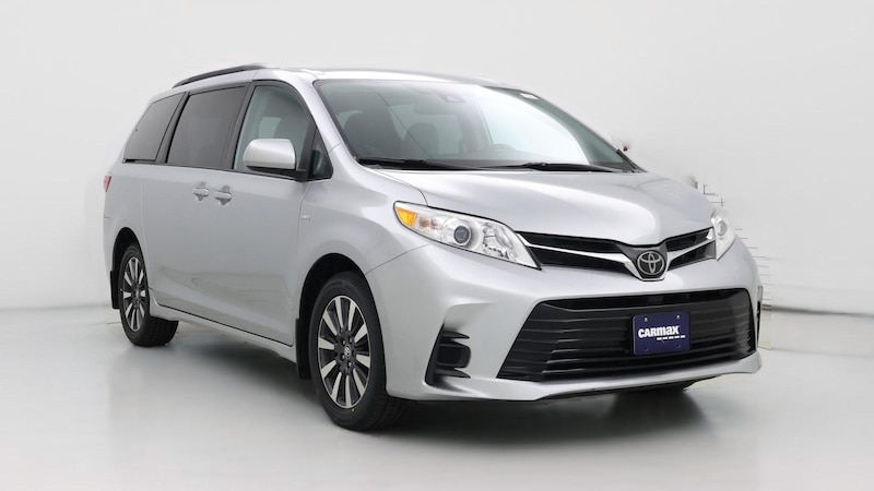 2020 Toyota Sienna LE Hero Image