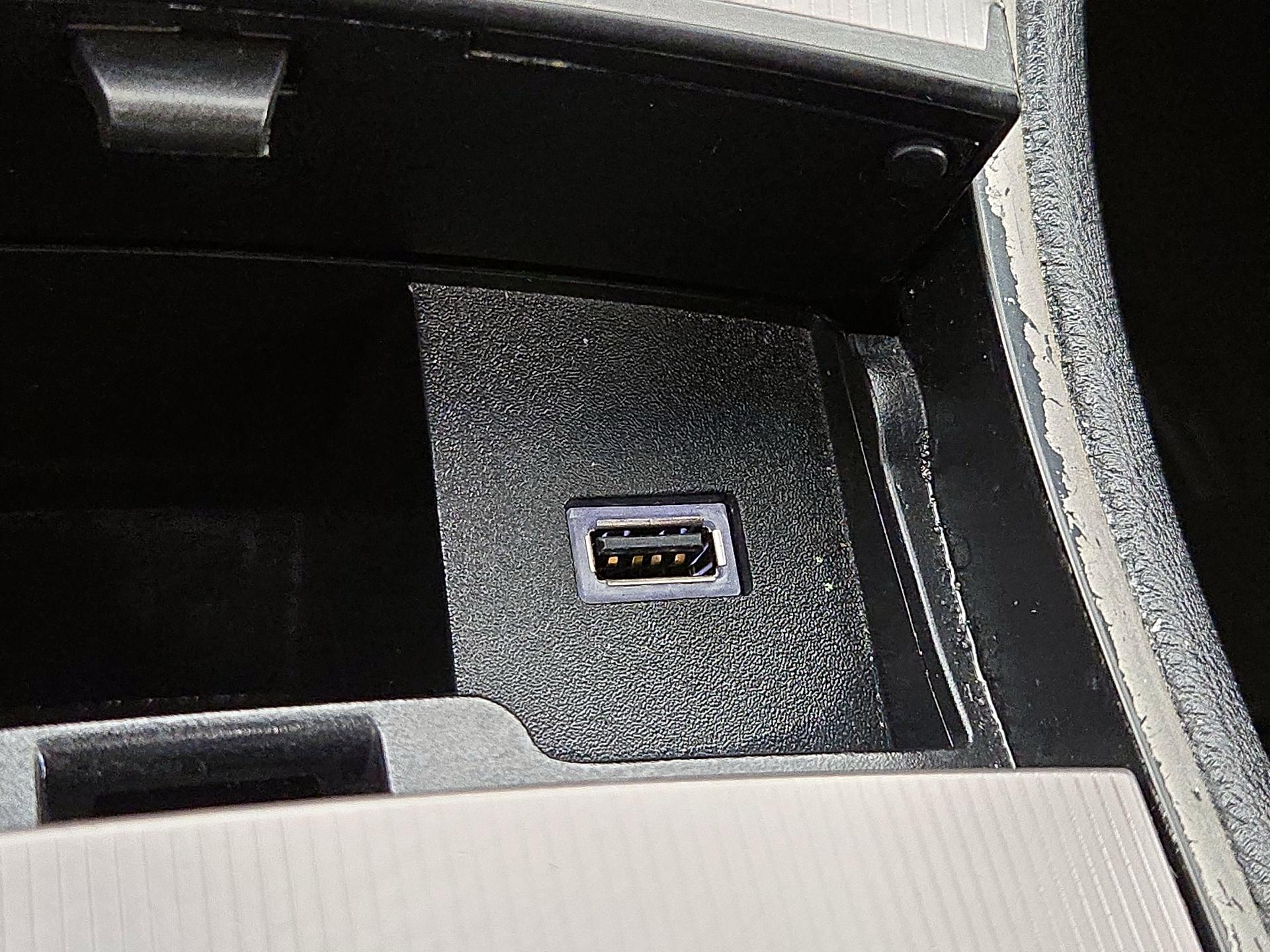 Thumbnail: 2017 Lincoln MKZ - 19