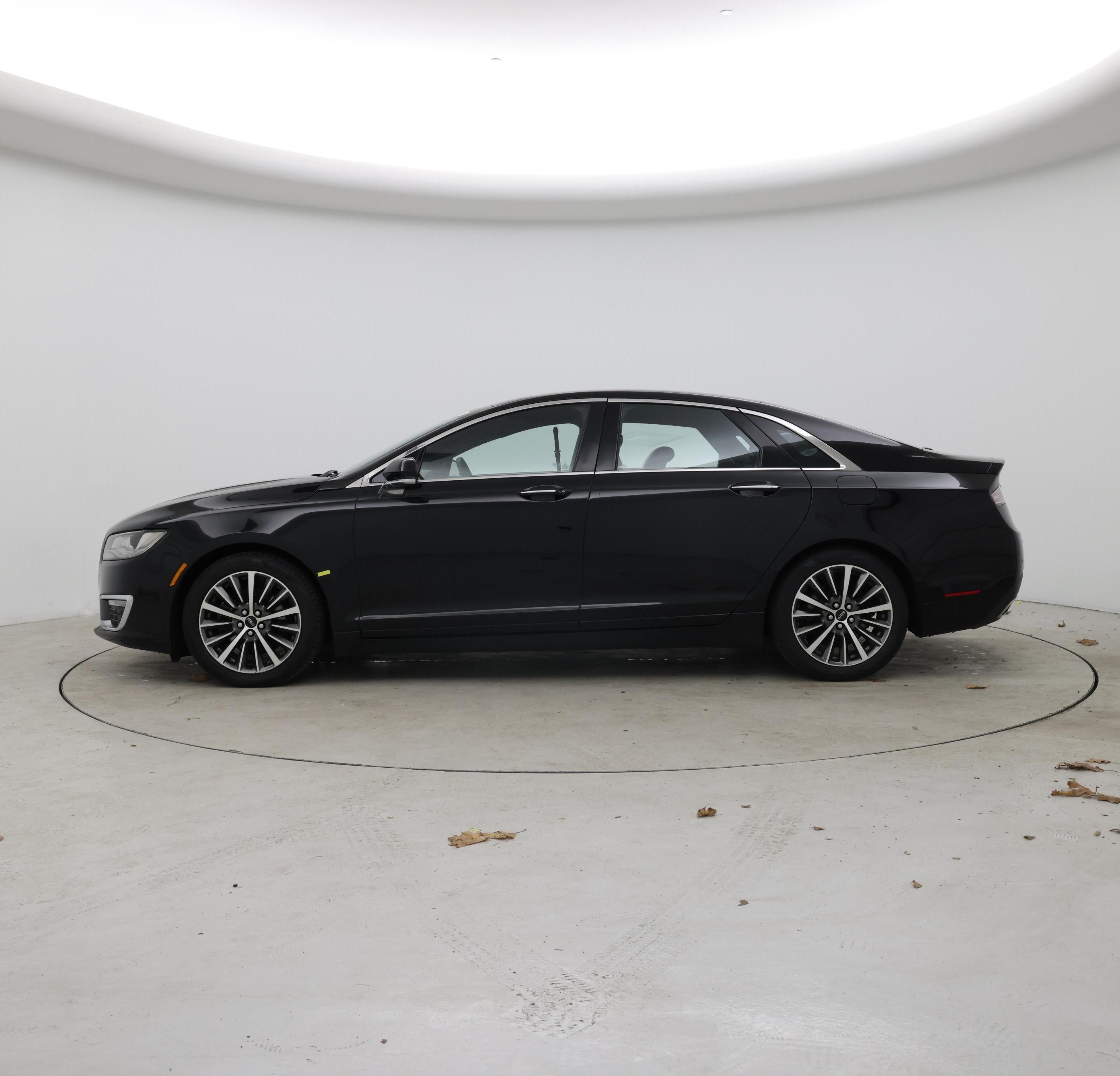 Thumbnail: 2017 Lincoln MKZ - 3