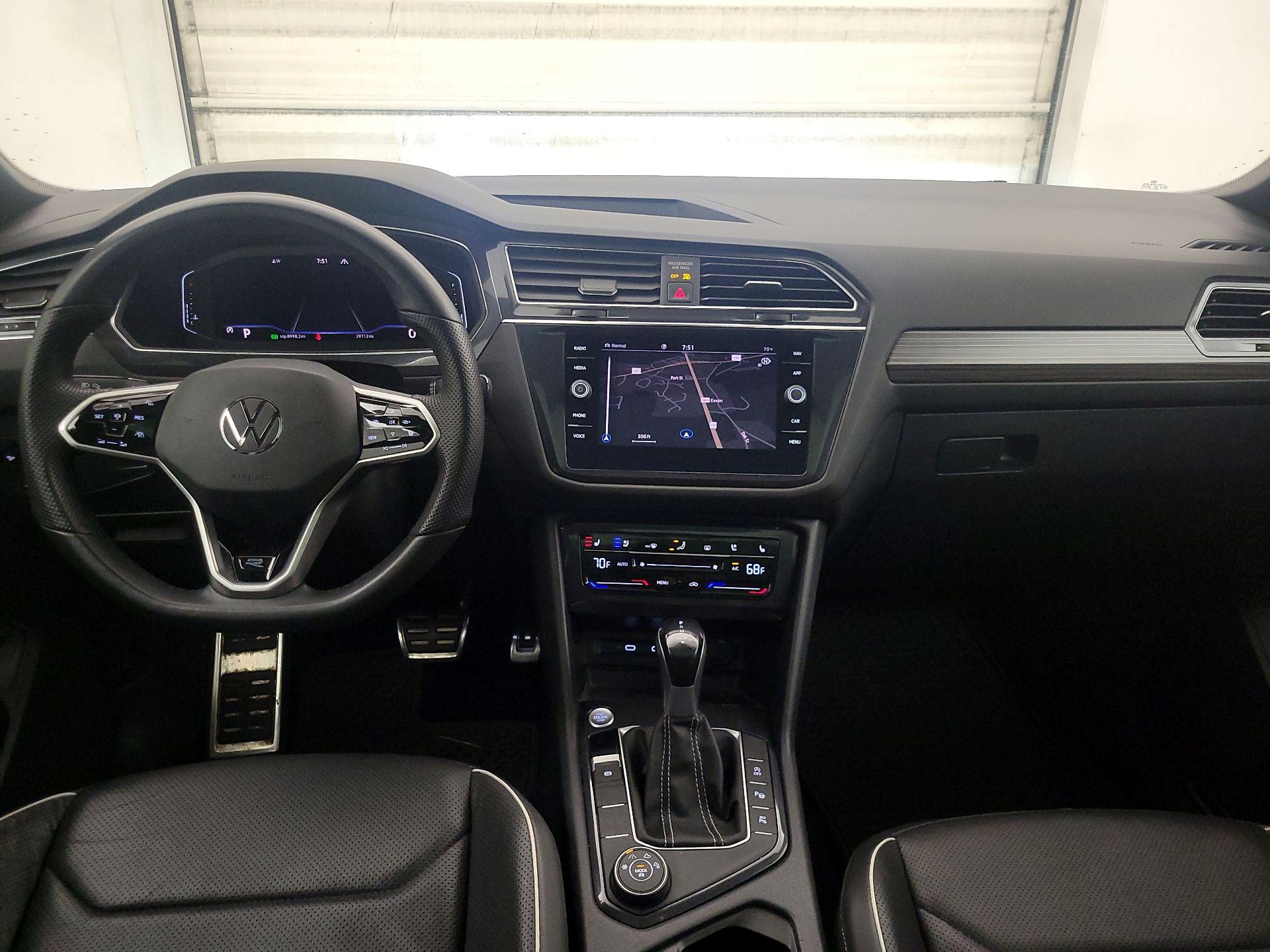 Thumbnail: 2022 Volkswagen Tiguan - 9