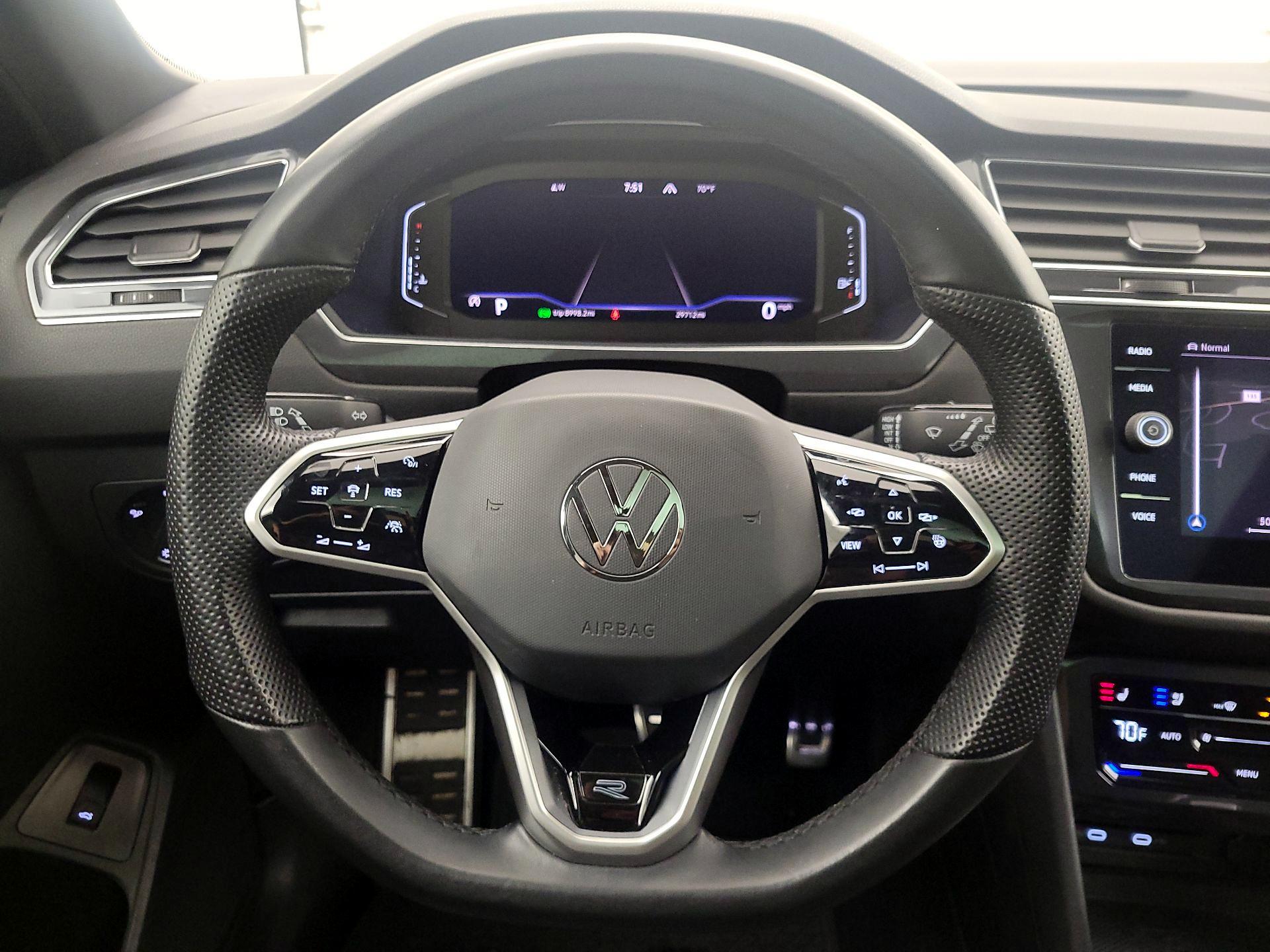 Thumbnail: 2022 Volkswagen Tiguan - 10