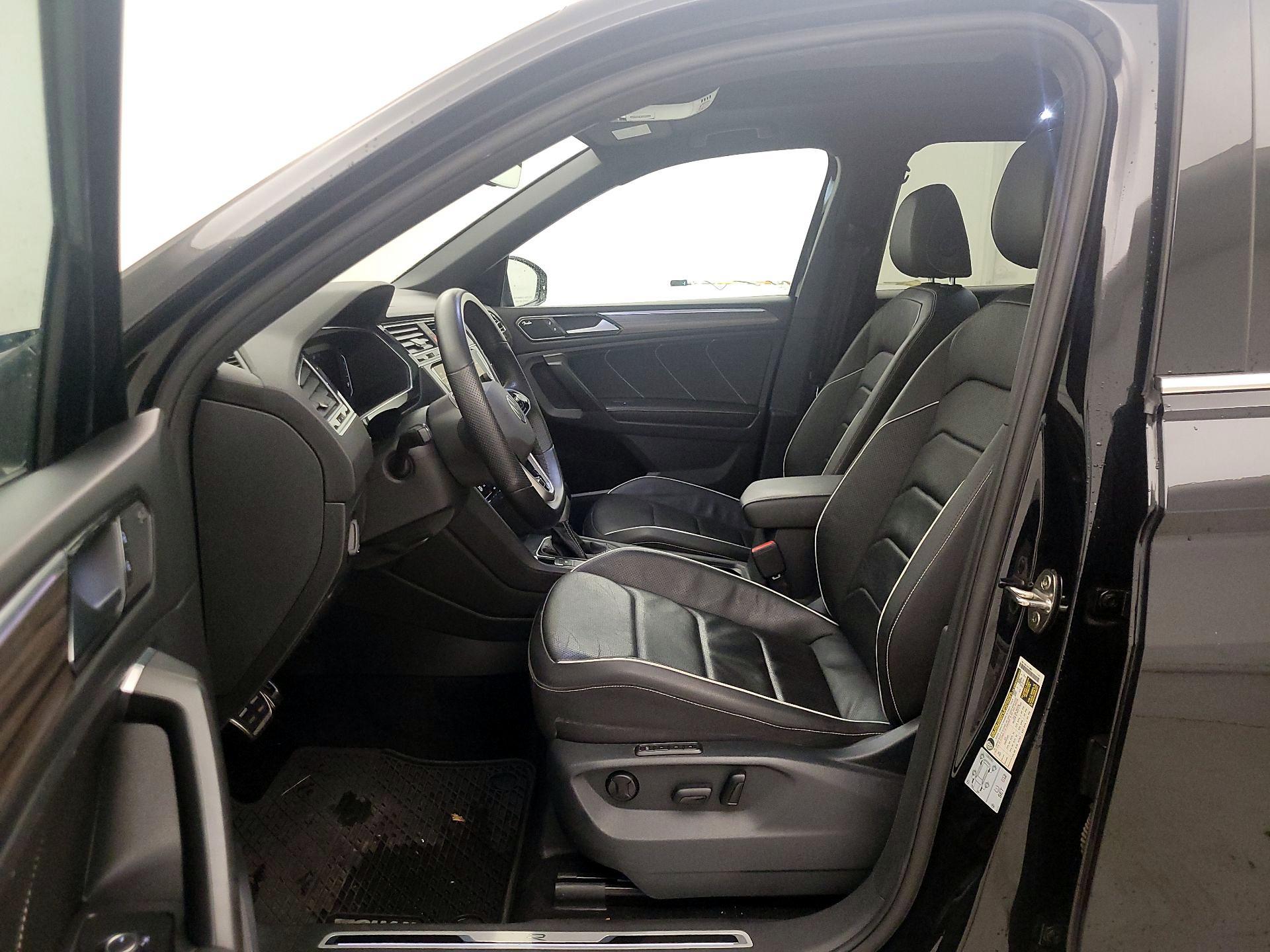 Thumbnail: 2022 Volkswagen Tiguan - 11