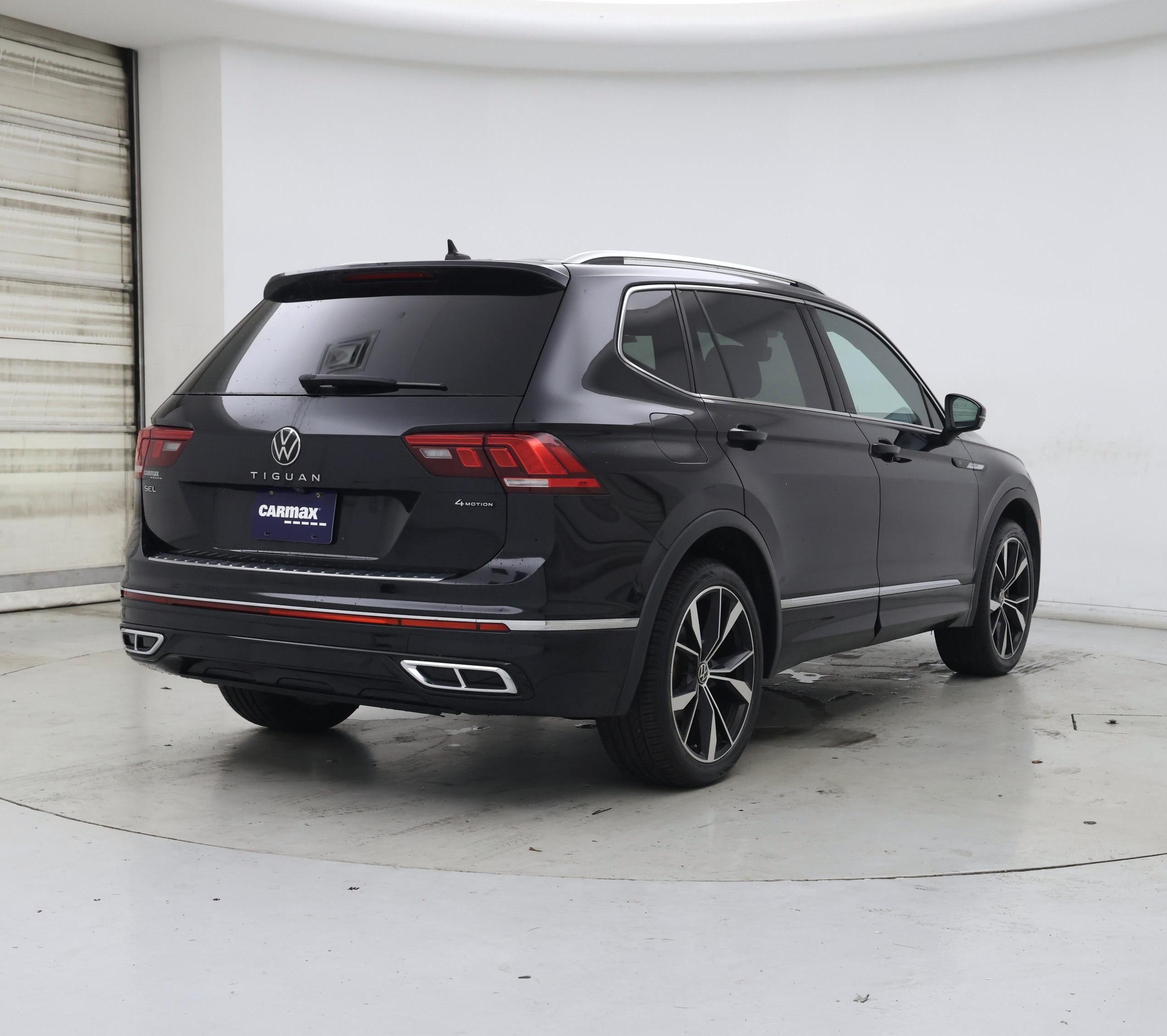 Thumbnail: 2022 Volkswagen Tiguan - 8