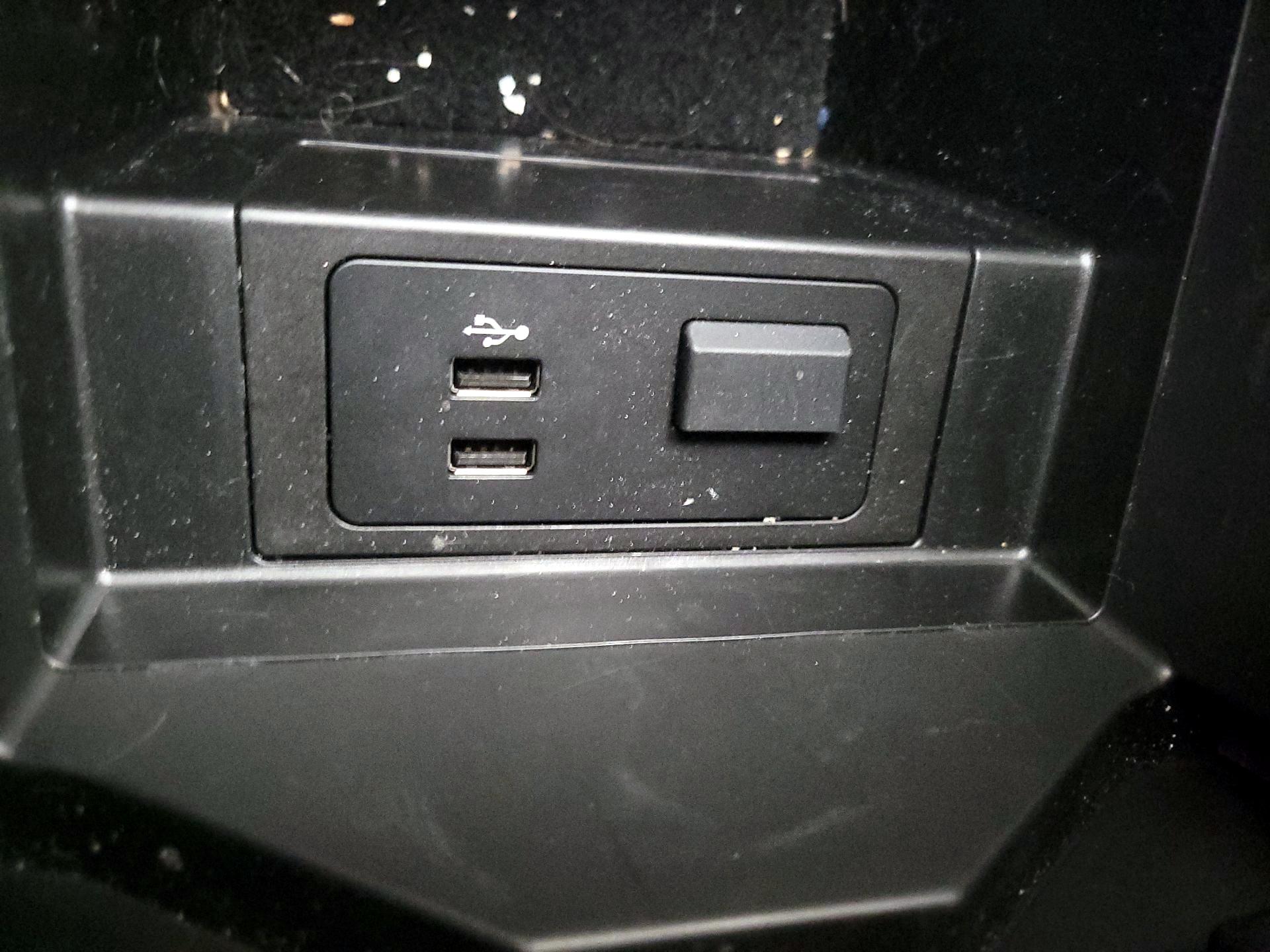 Thumbnail: 2022 Mazda CX-9 - 18