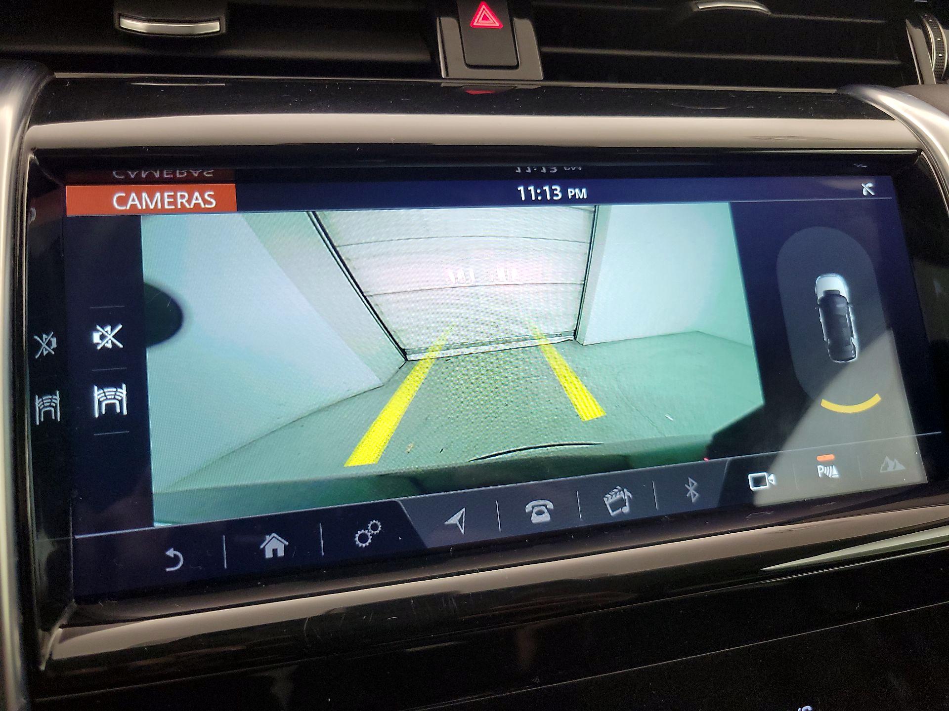 Thumbnail: 2020 Land Rover Discovery Sport - 14