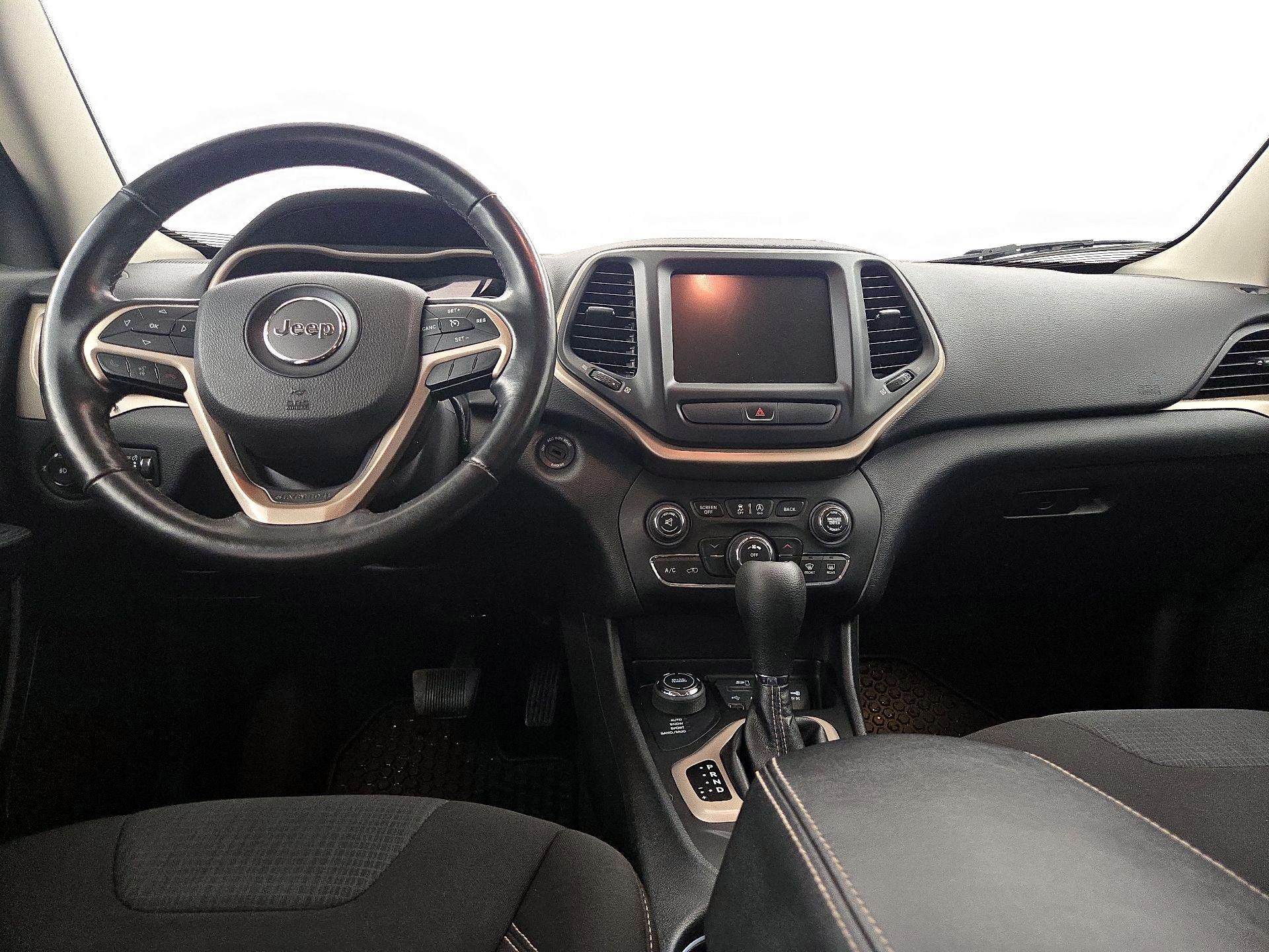 Thumbnail: 2016 Jeep Cherokee - 9