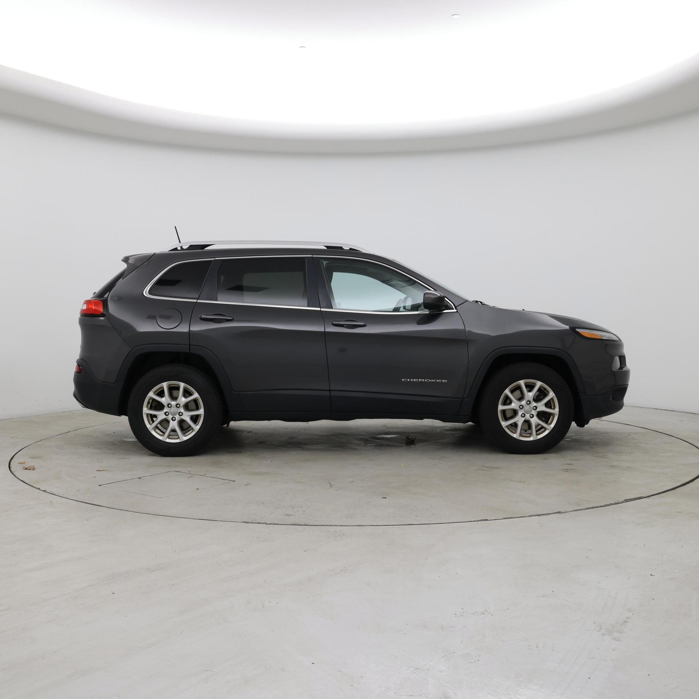 Thumbnail: 2016 Jeep Cherokee - 7