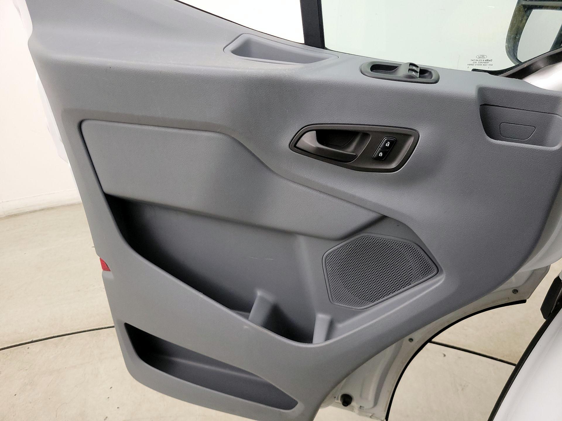Thumbnail: 2018 Ford Transit Series - 12