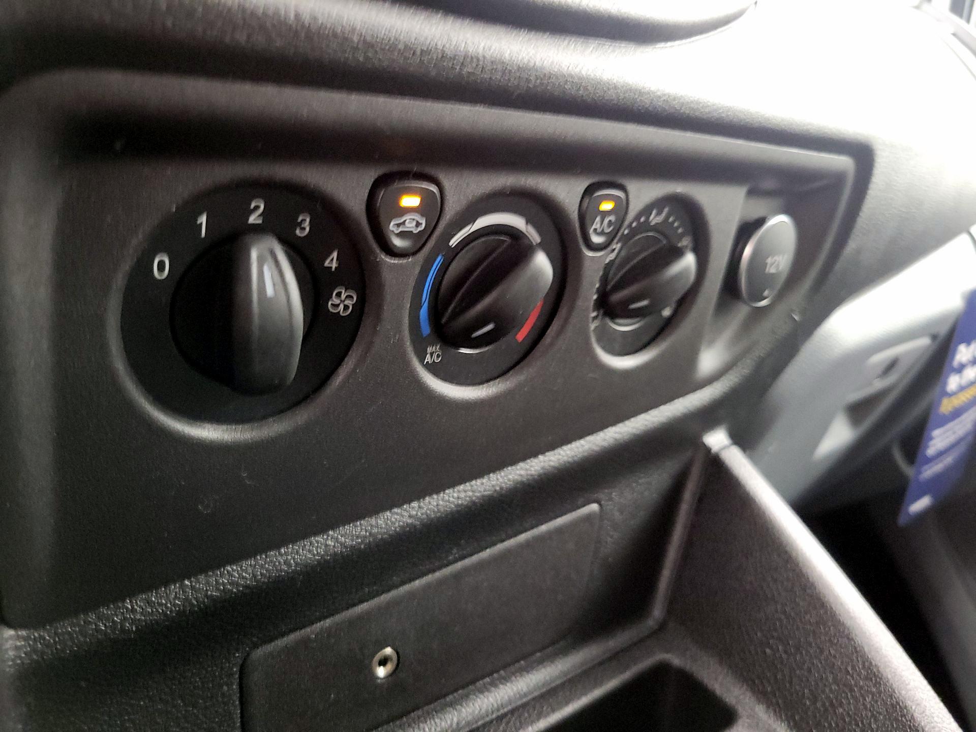 Thumbnail: 2018 Ford Transit Series - 16