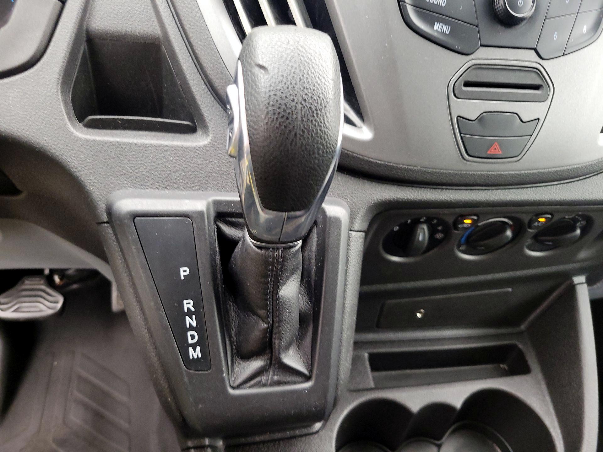 Thumbnail: 2018 Ford Transit Series - 17