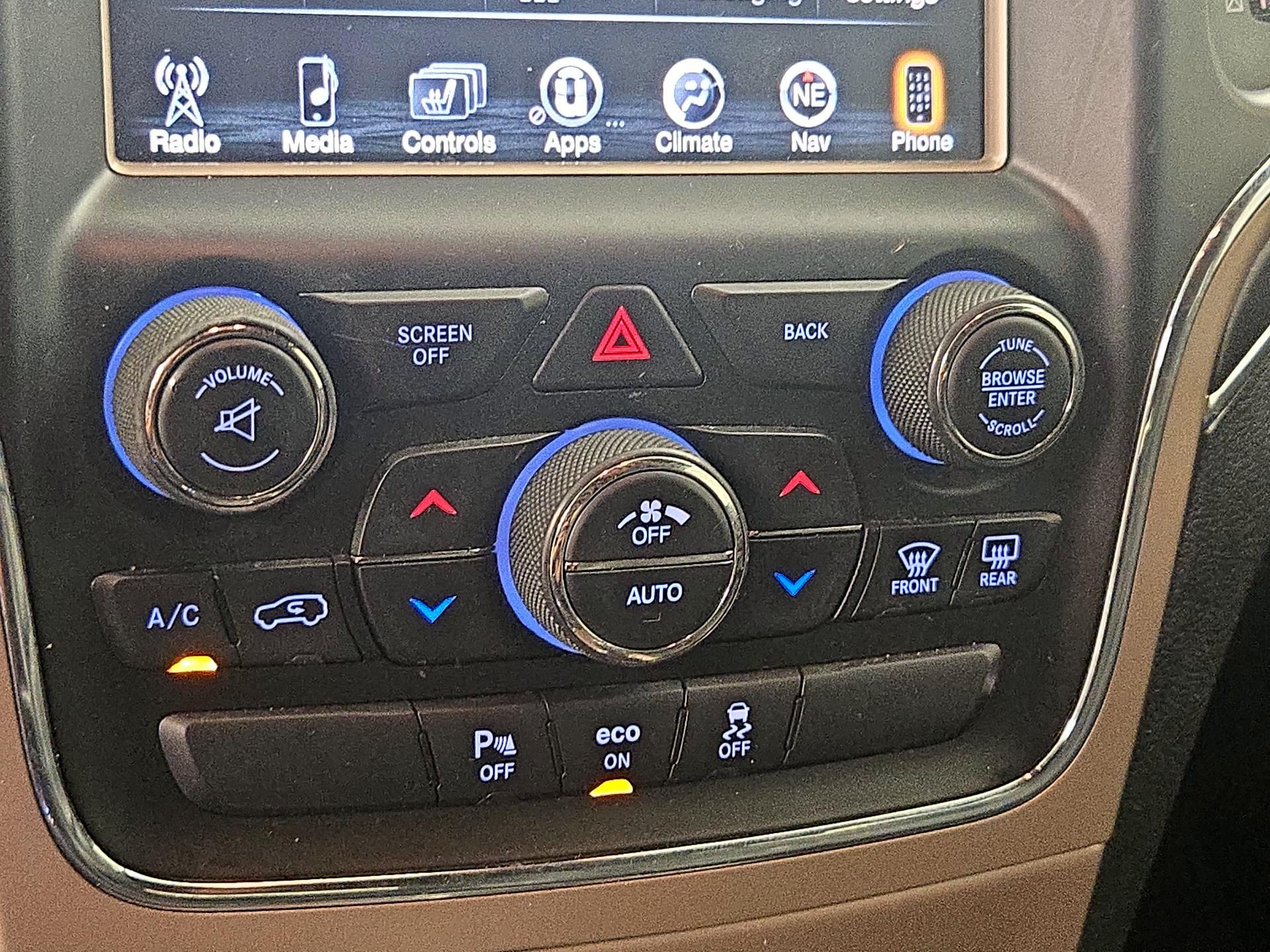 Thumbnail: 2015 Jeep Grand Cherokee - 17