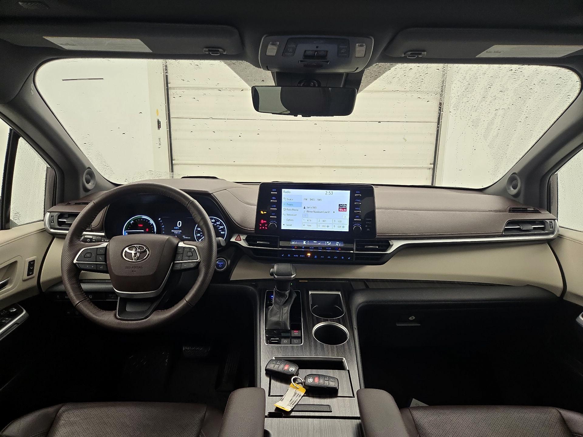 Thumbnail: 2022 Toyota Sienna - 9