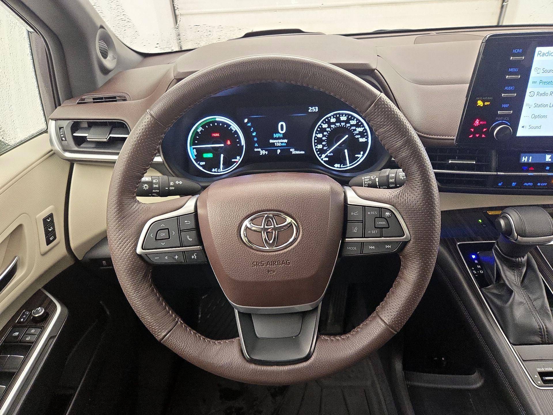 Thumbnail: 2022 Toyota Sienna - 10