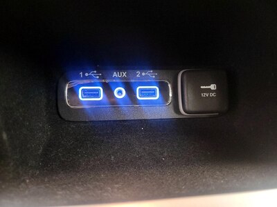 USB/AUX Ports