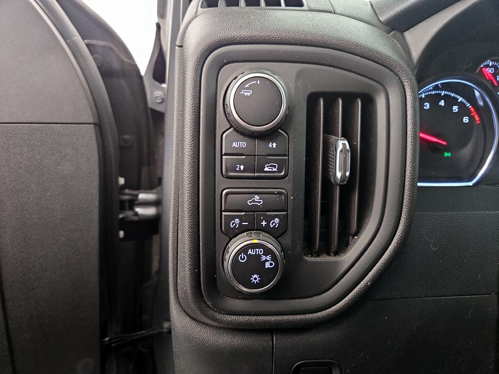 Thumbnail: 2021 Chevrolet Silverado 1500 - 13