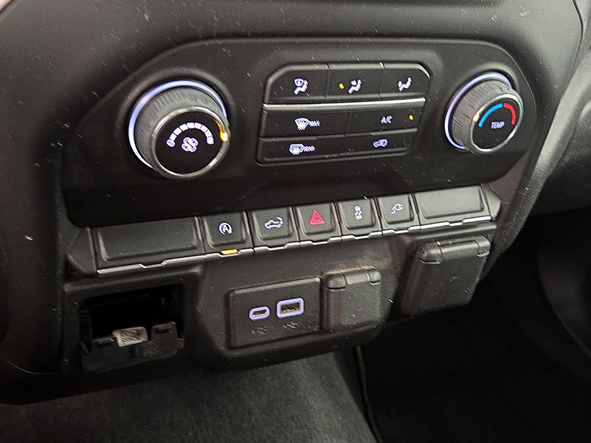 Thumbnail: 2021 Chevrolet Silverado 1500 - 16