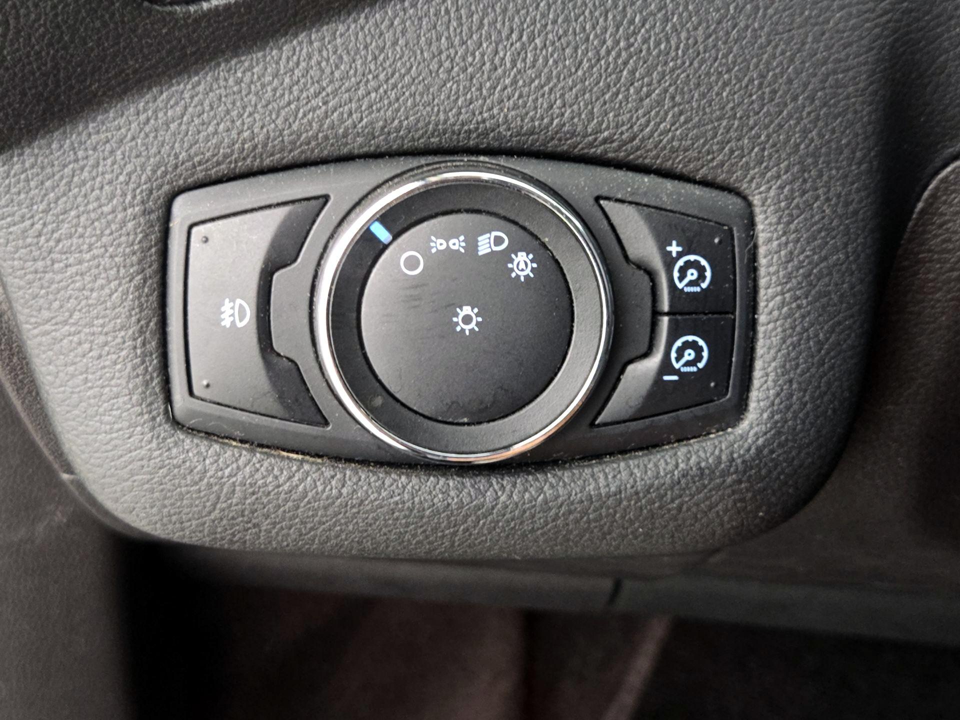 Thumbnail: 2013 Ford Escape - 13