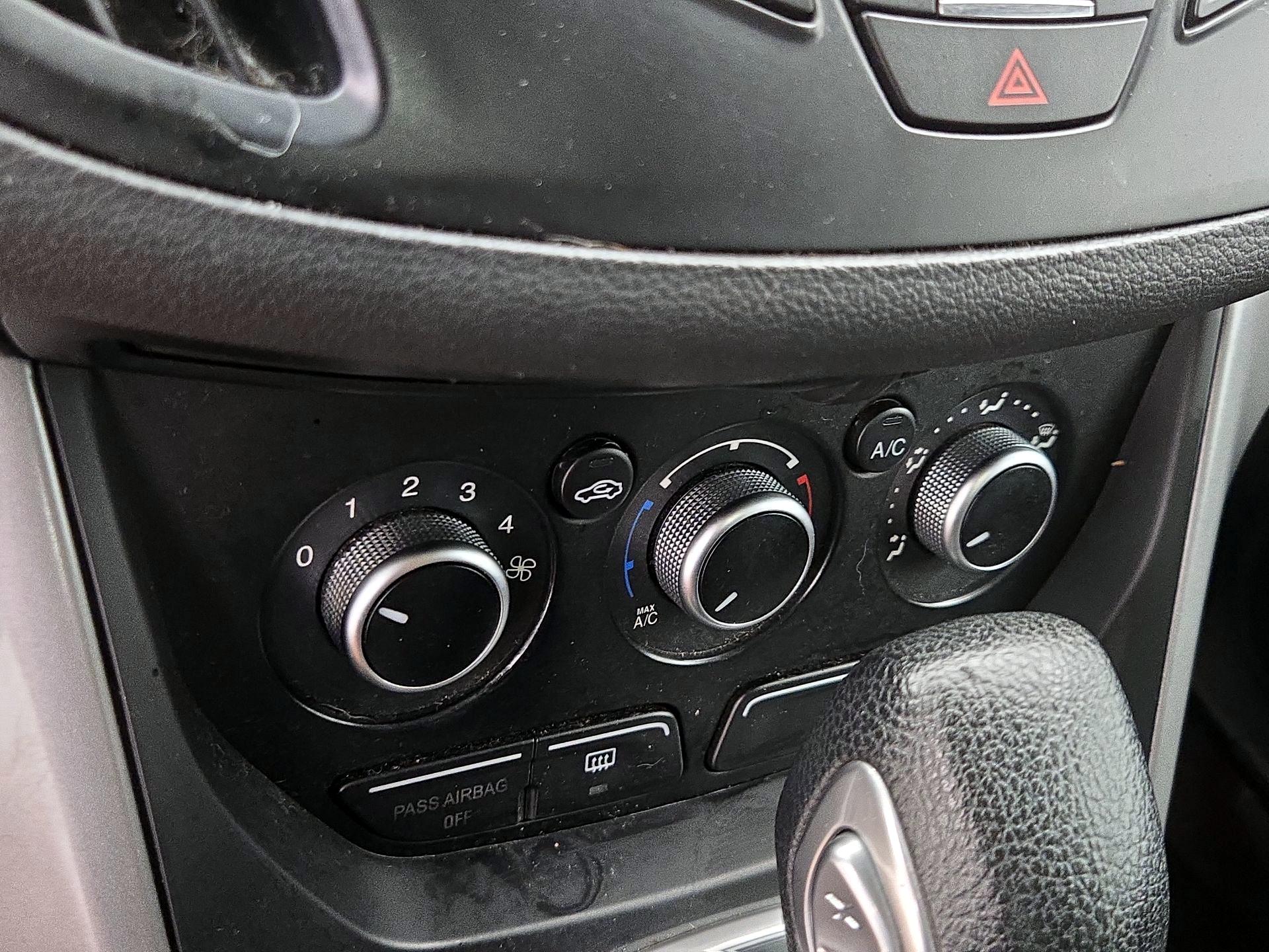 Thumbnail: 2013 Ford Escape - 15