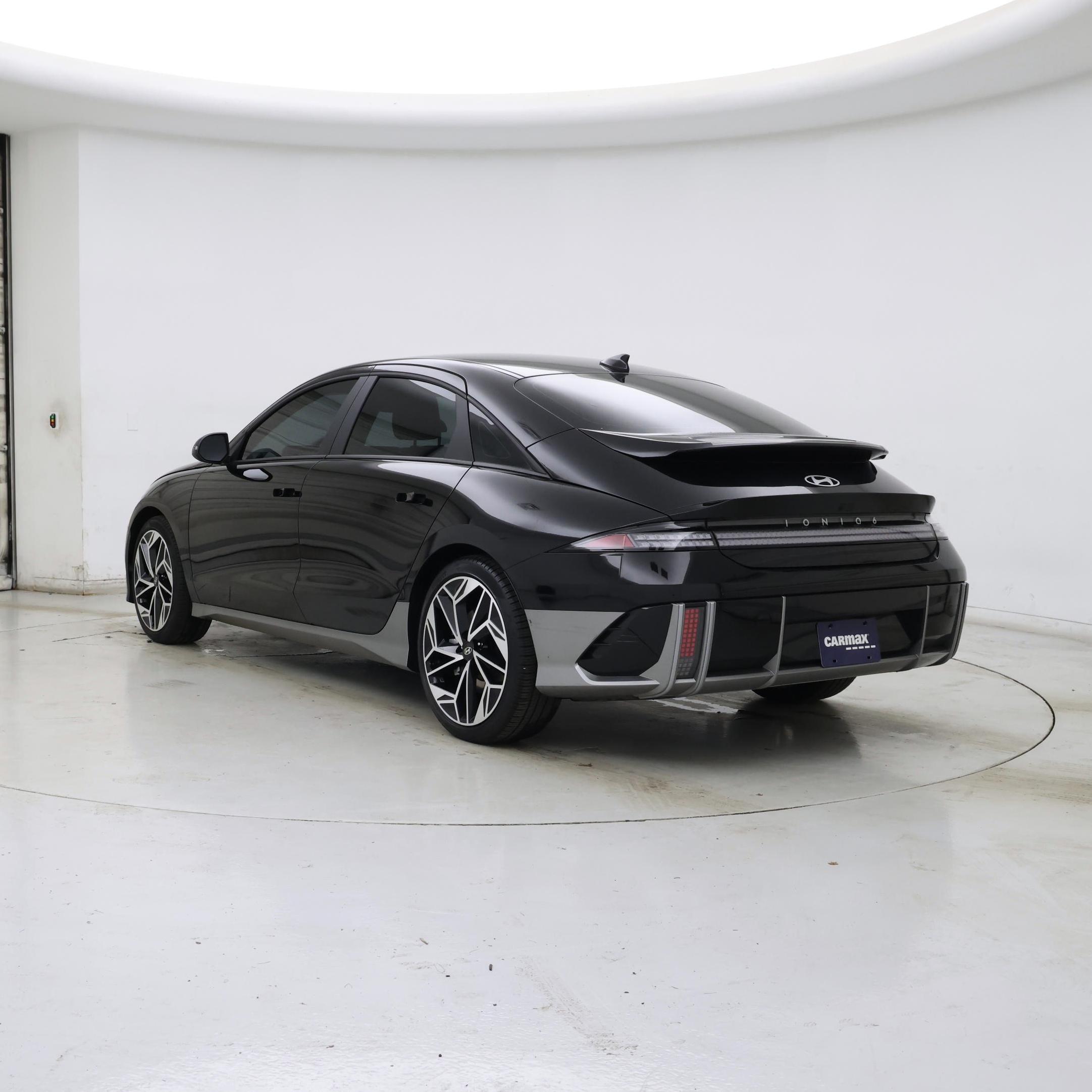 Thumbnail: 2023 Hyundai Ioniq 6 - 2