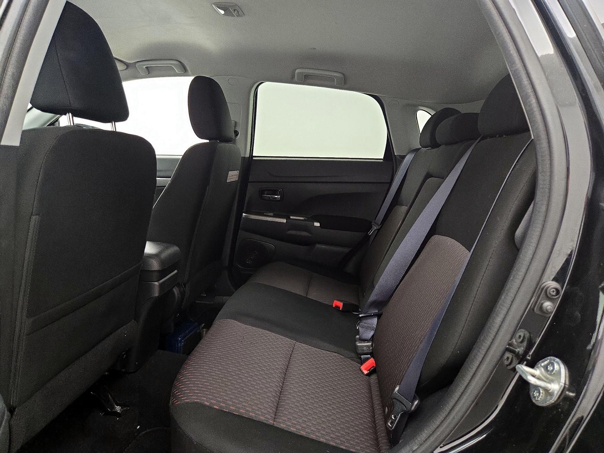 Thumbnail: 2018 Mitsubishi Outlander Sport - 19