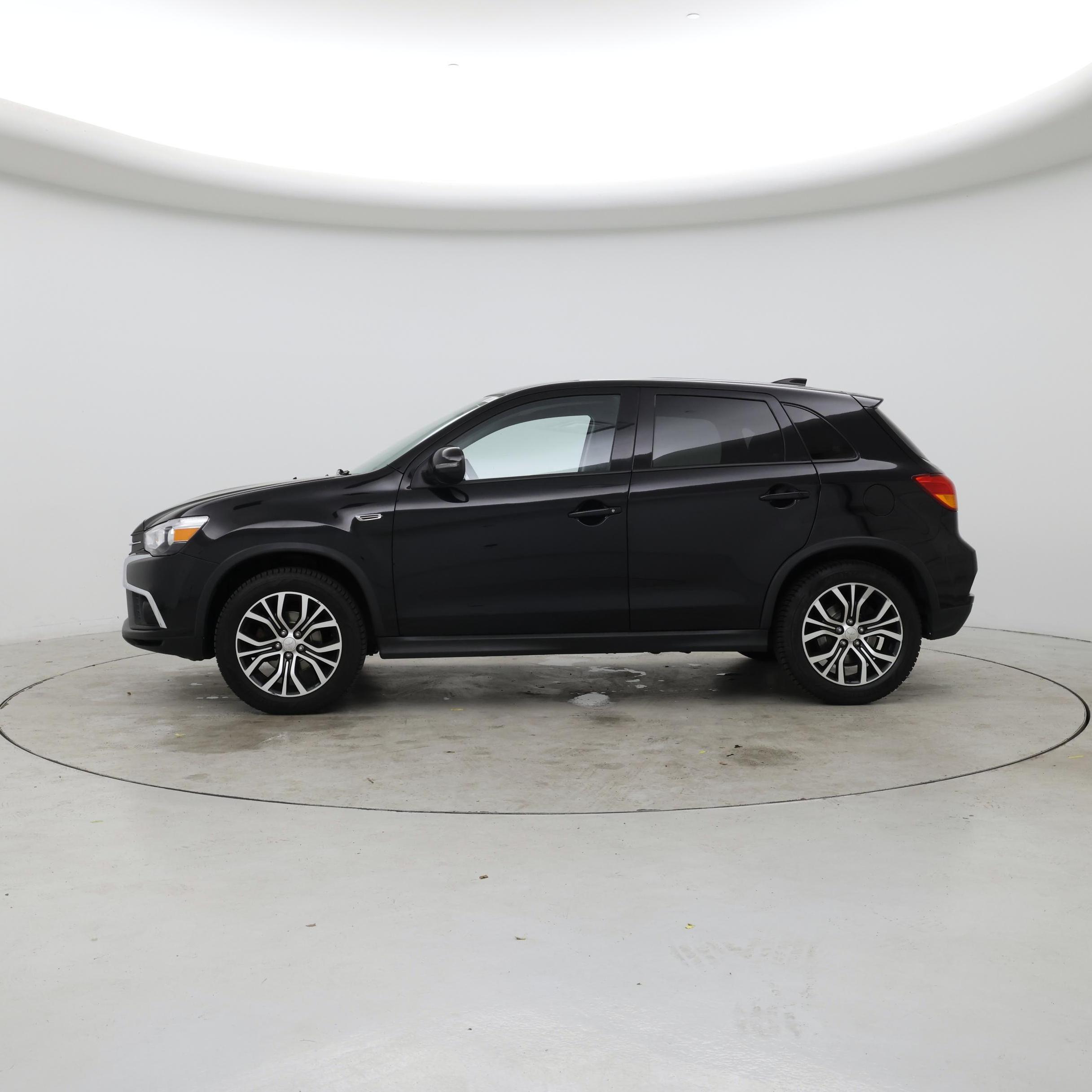 Thumbnail: 2018 Mitsubishi Outlander Sport - 3