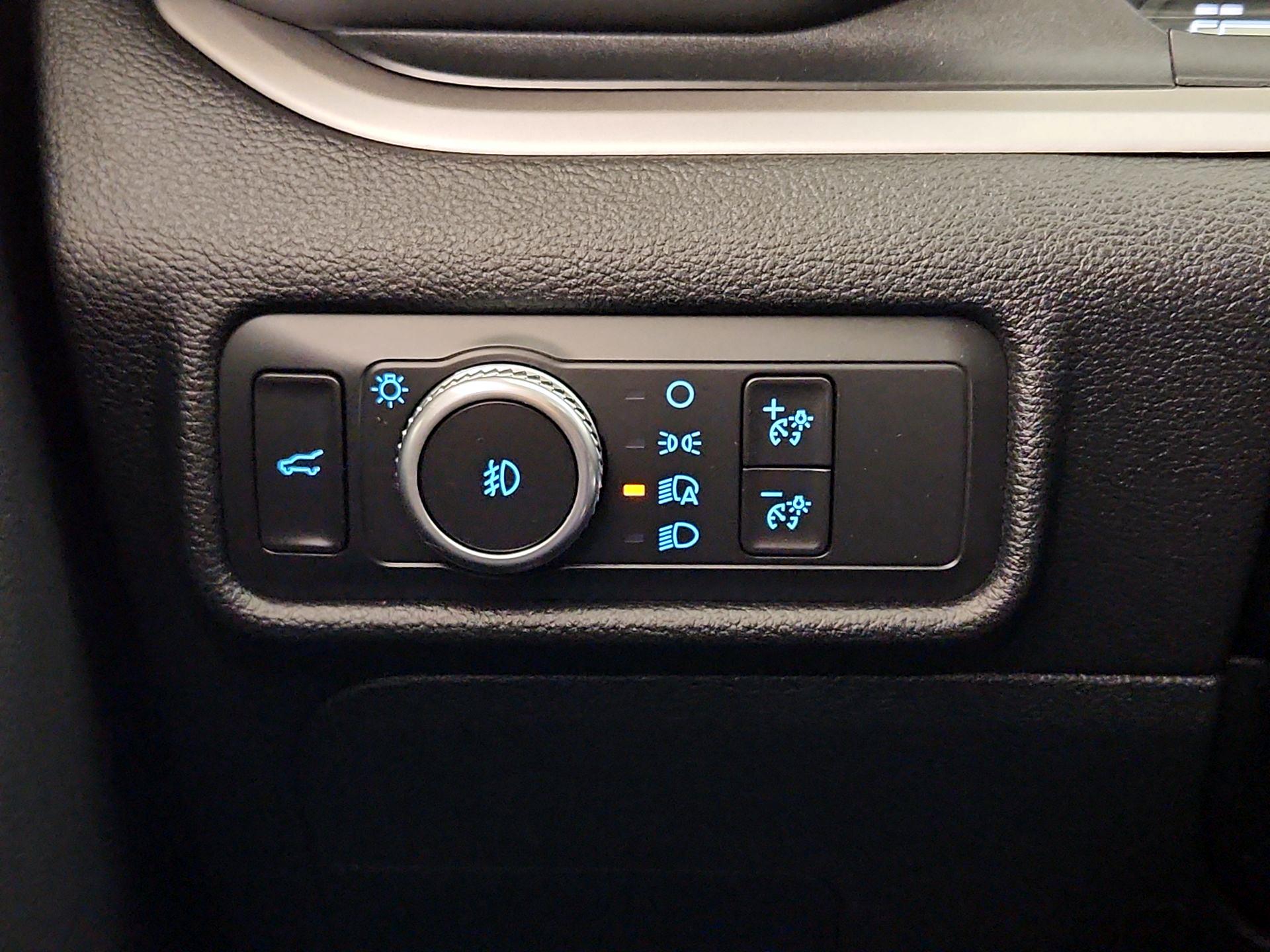 Thumbnail: 2021 Ford Explorer - 13