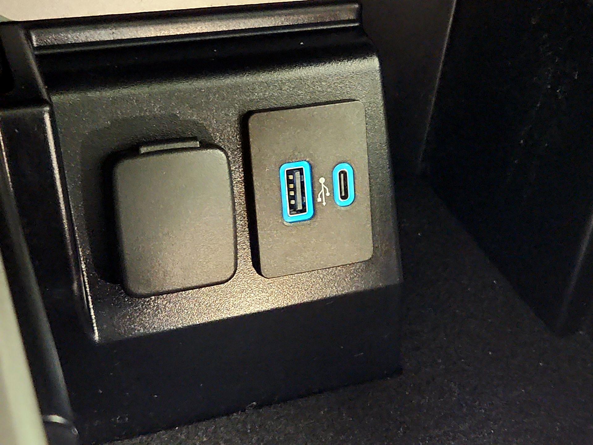 Thumbnail: 2021 Ford Explorer - 19