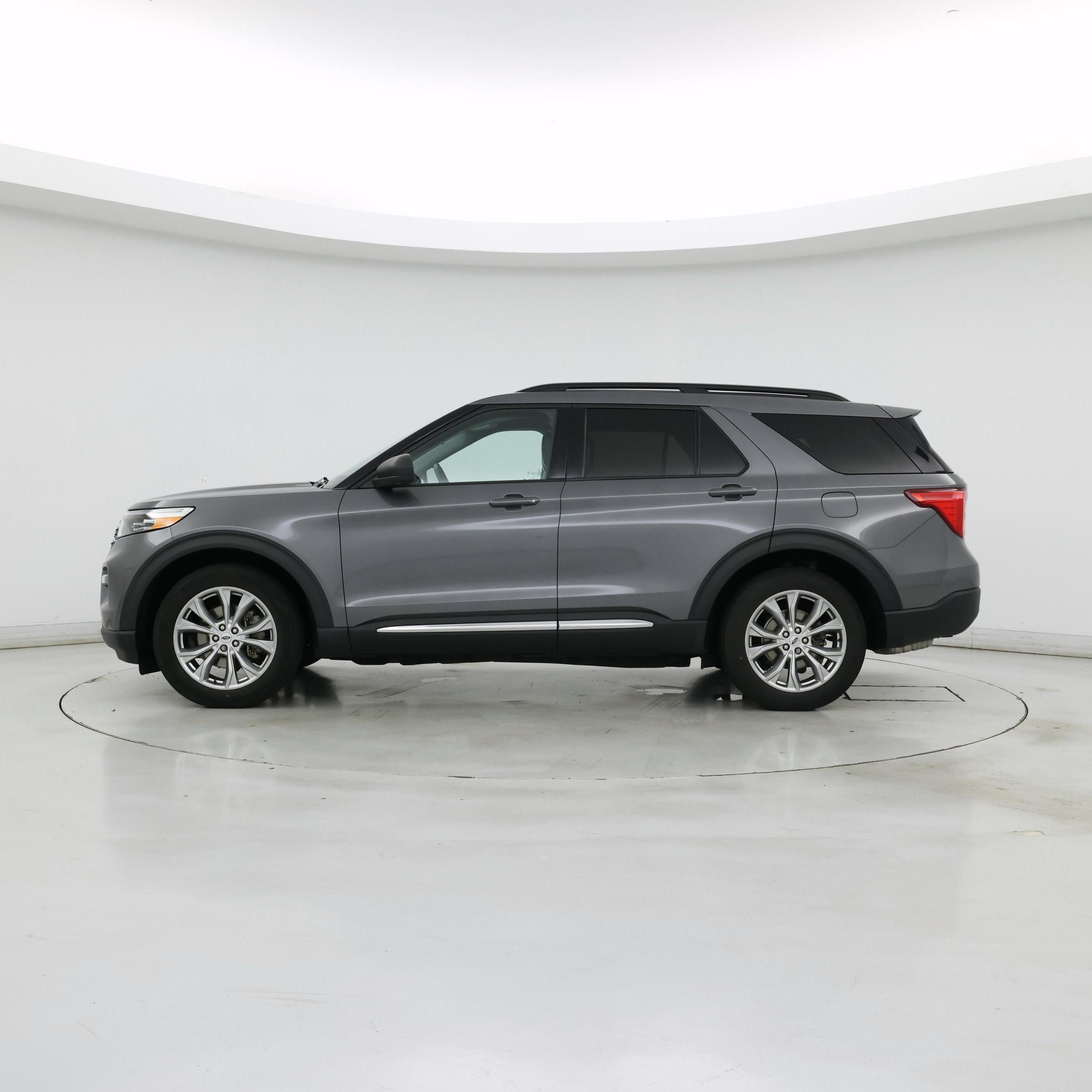 Thumbnail: 2021 Ford Explorer - 3