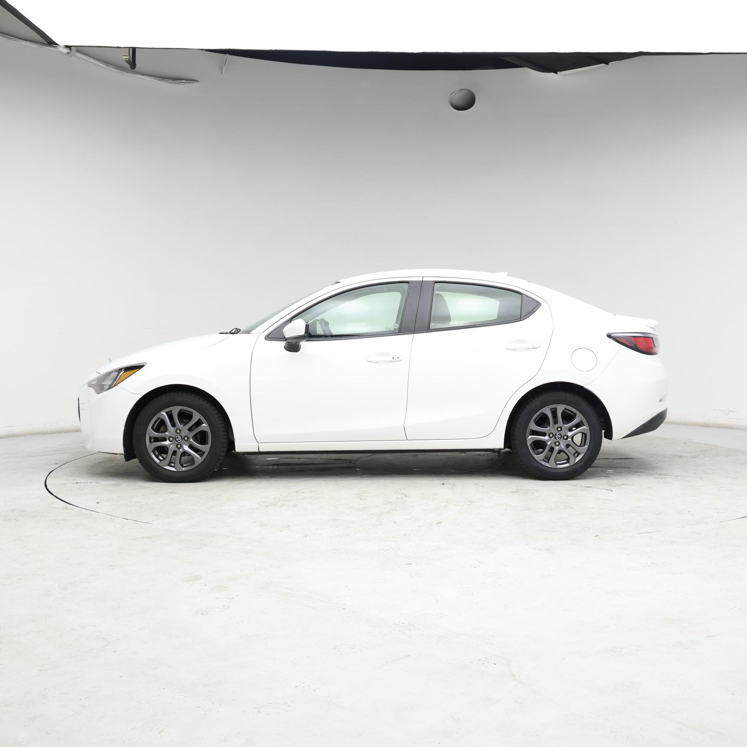 Thumbnail: 2019 Toyota Yaris - 3