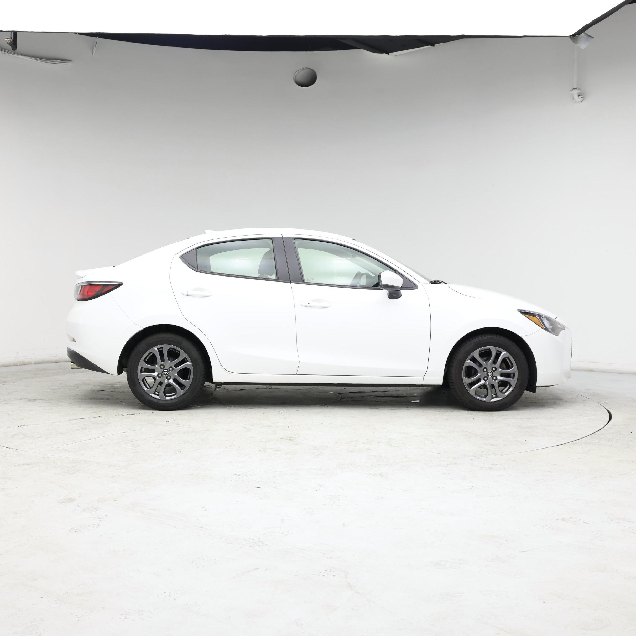 Thumbnail: 2019 Toyota Yaris - 7