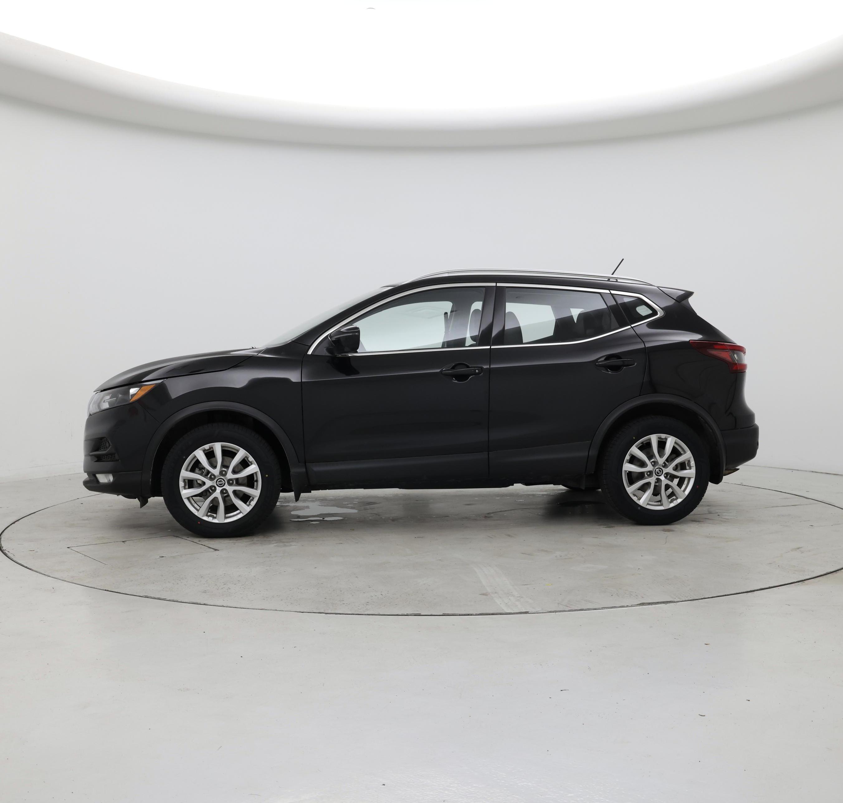 Thumbnail: 2022 Nissan Rogue Sport - 3