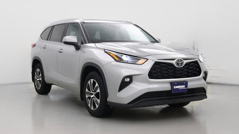2023 Toyota Highlander XLE Hero Image
