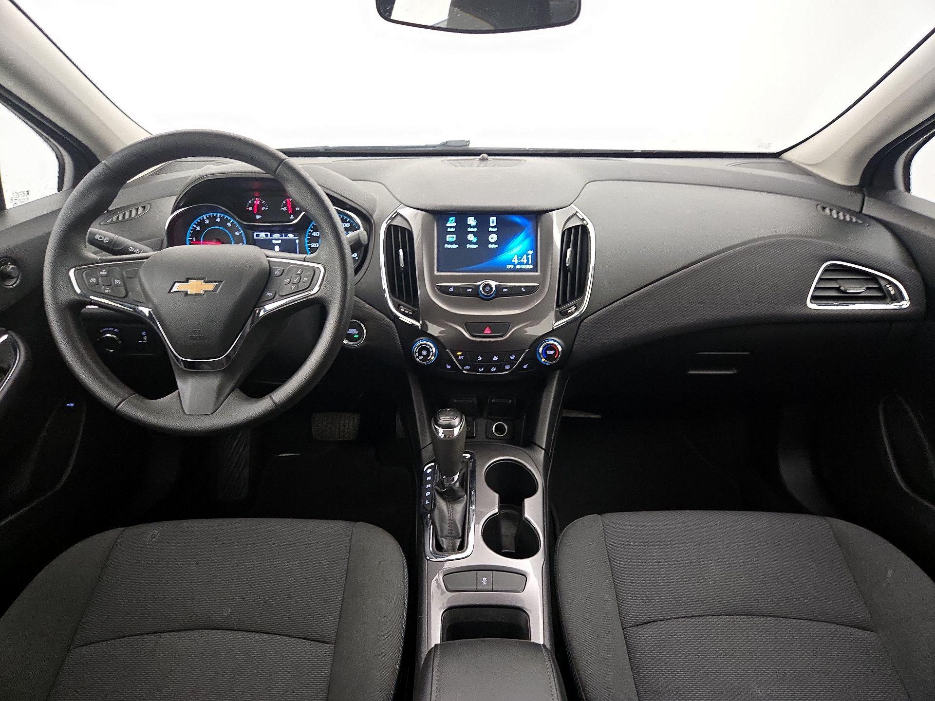 Thumbnail: 2018 Chevrolet Cruze - 9