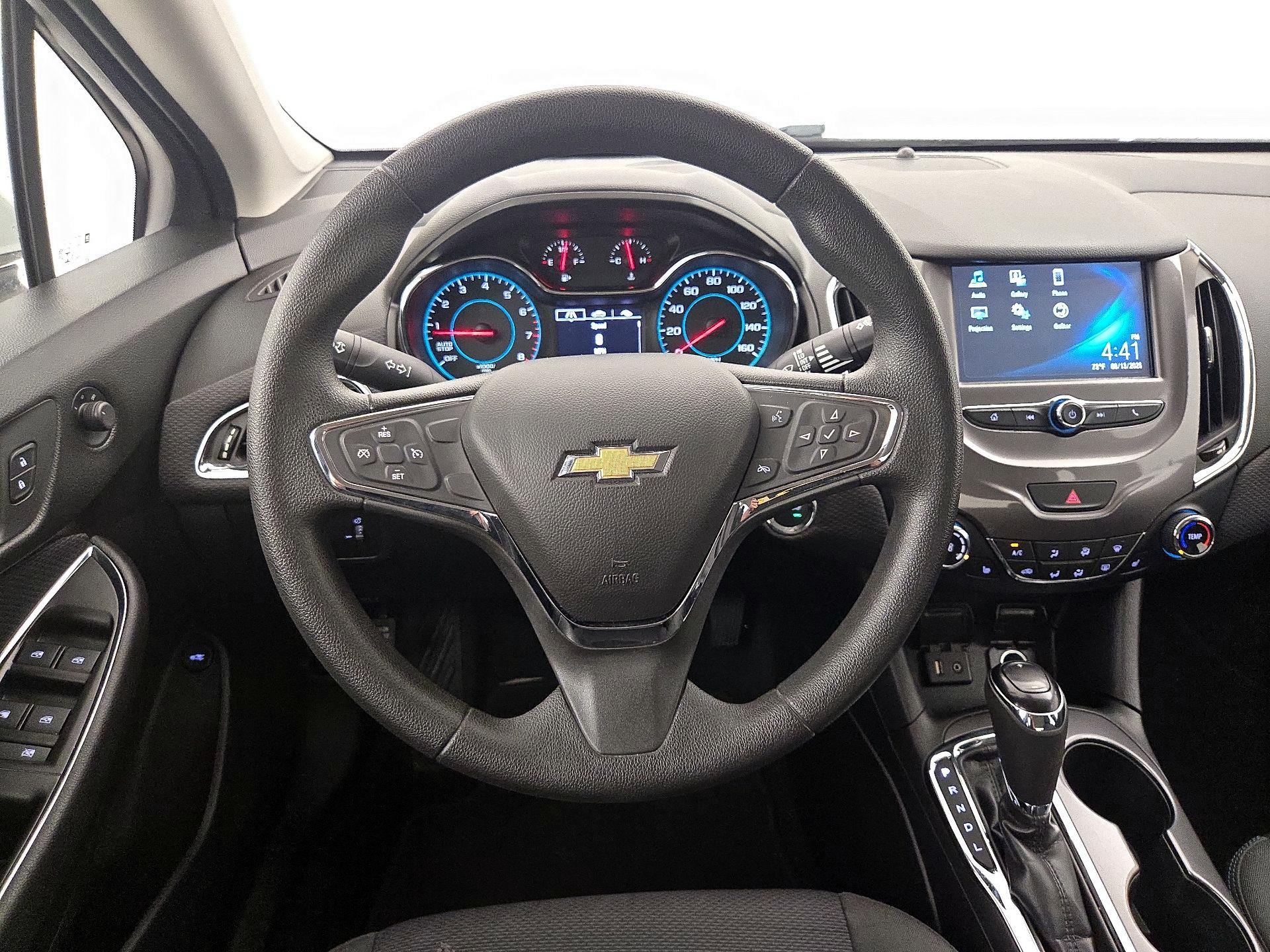 Thumbnail: 2018 Chevrolet Cruze - 10