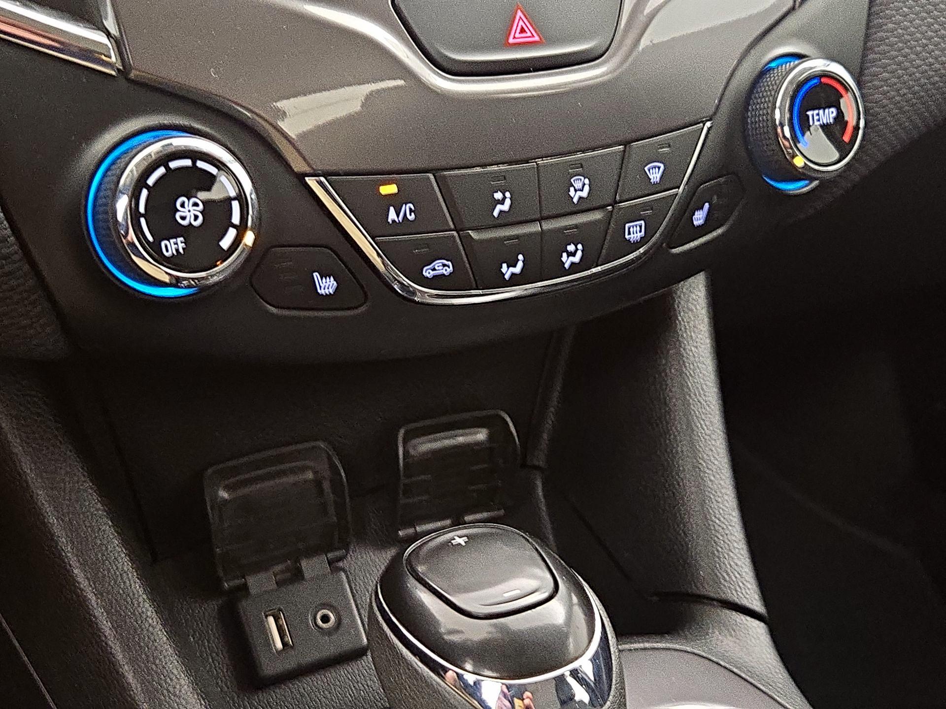 Thumbnail: 2018 Chevrolet Cruze - 16