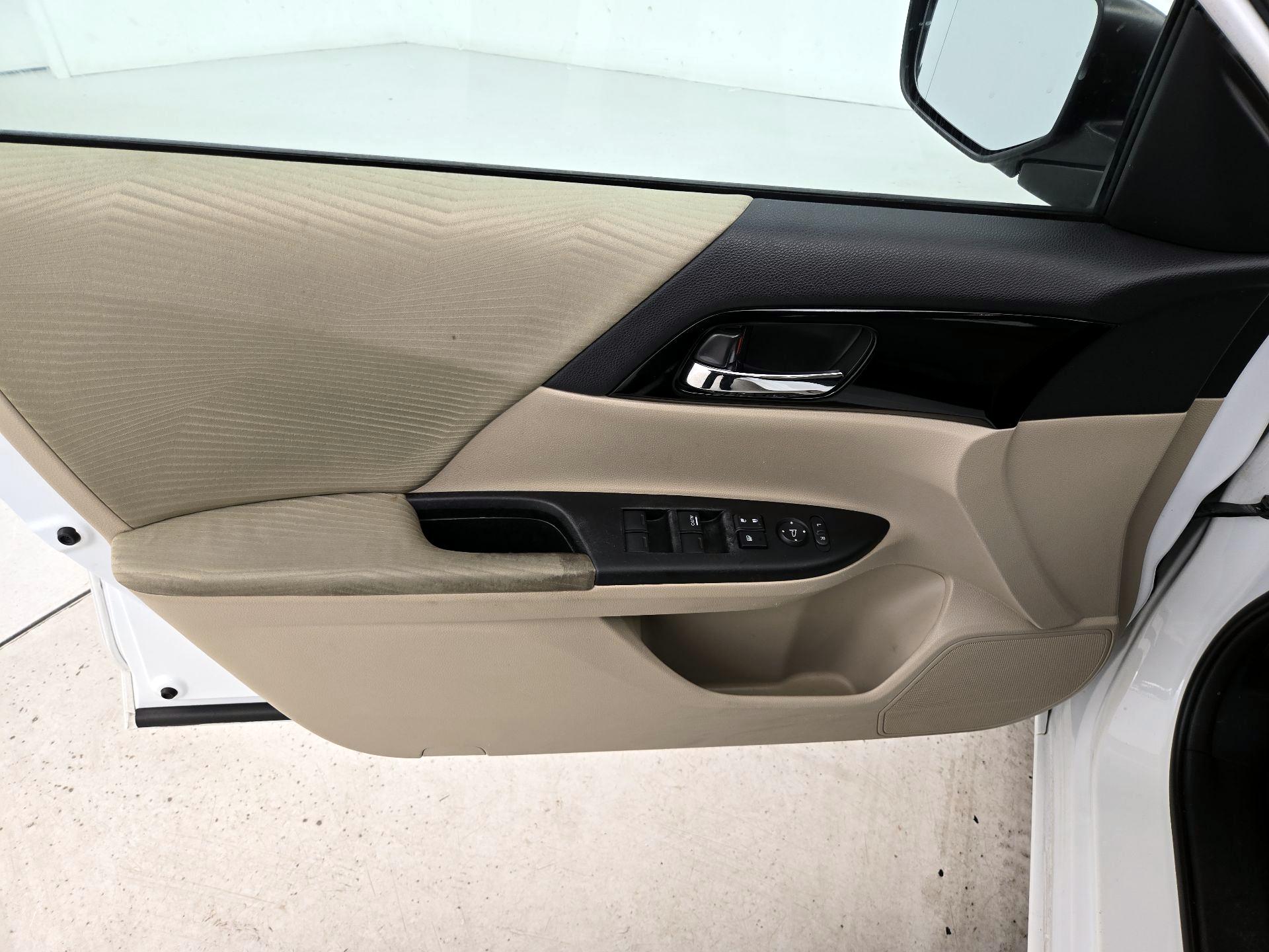 Thumbnail: 2016 Honda Accord - 12