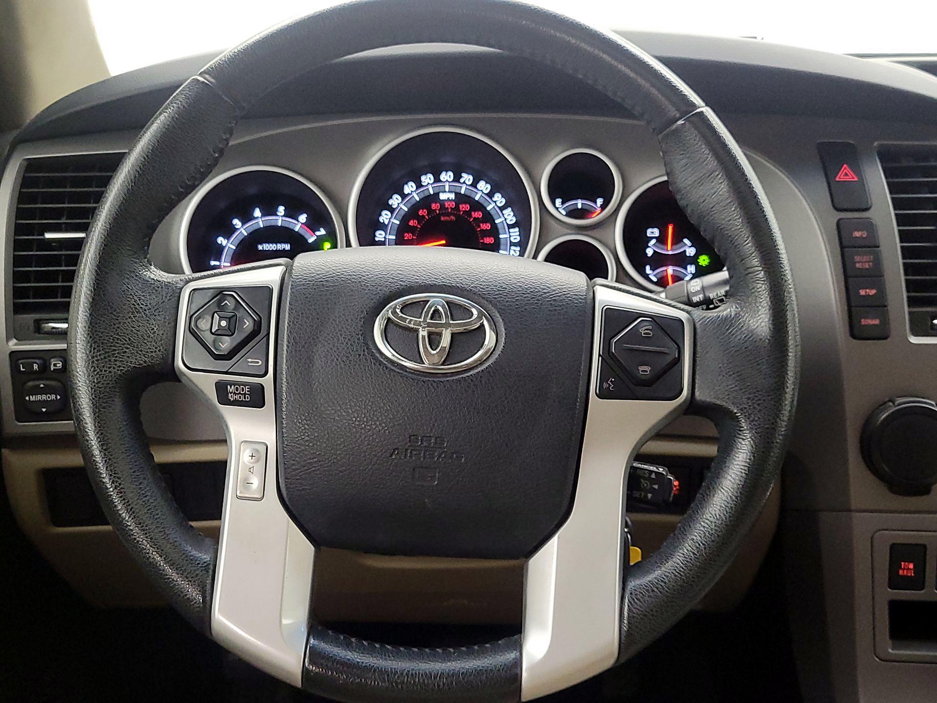 Thumbnail: 2014 Toyota Sequoia - 10